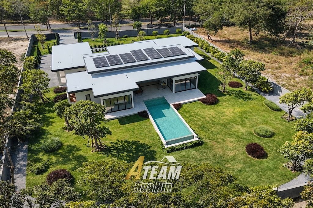 Luxury 3-Bedroom Estate with Springfield Golf Course View