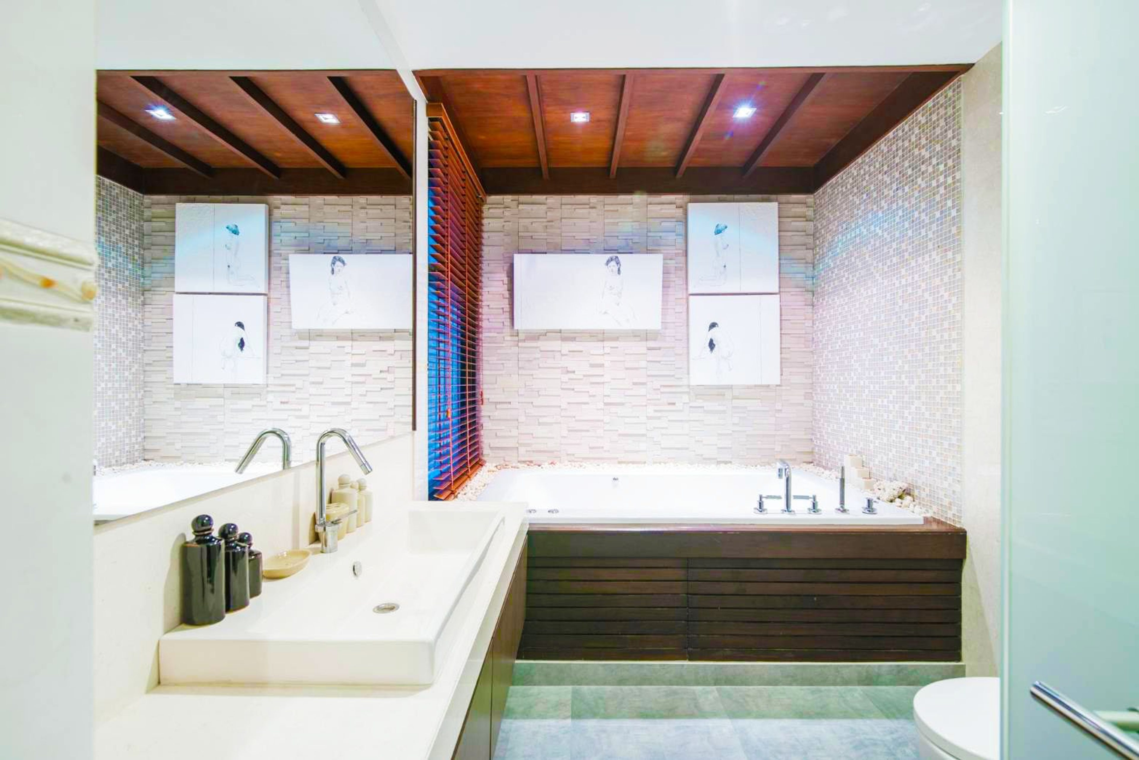 Luxury Villa with panoramic sea view  thumbnail 11