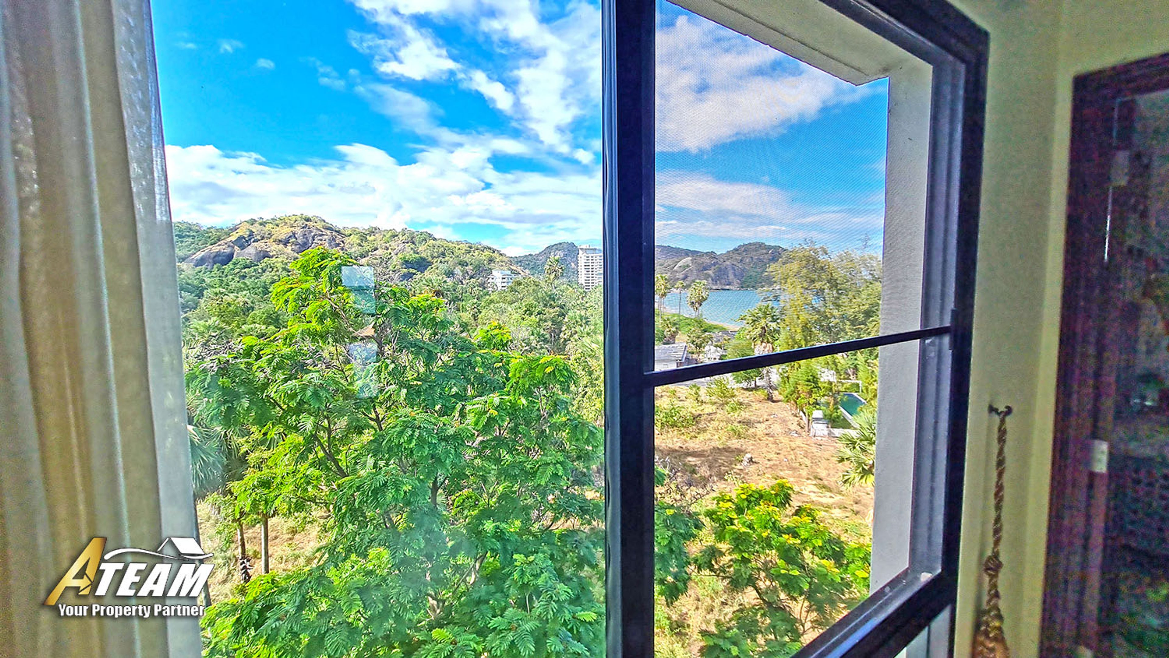 Beachfront sea view condo in Khao Tao, Santipura thumbnail 10