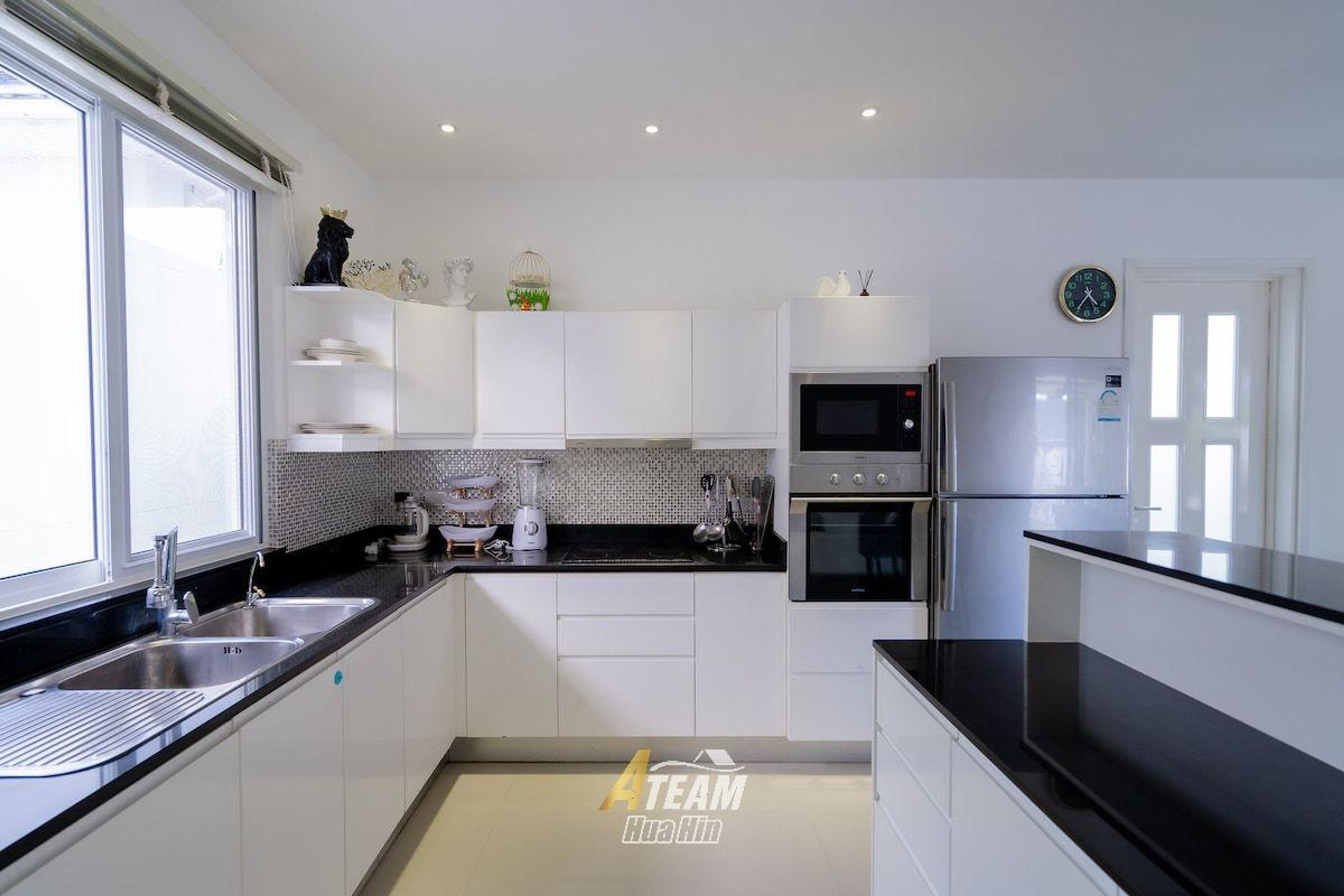 Luxury 3-Bedroom Pool Villa for Sale at Falcon Hill, Soi 102 thumbnail 13