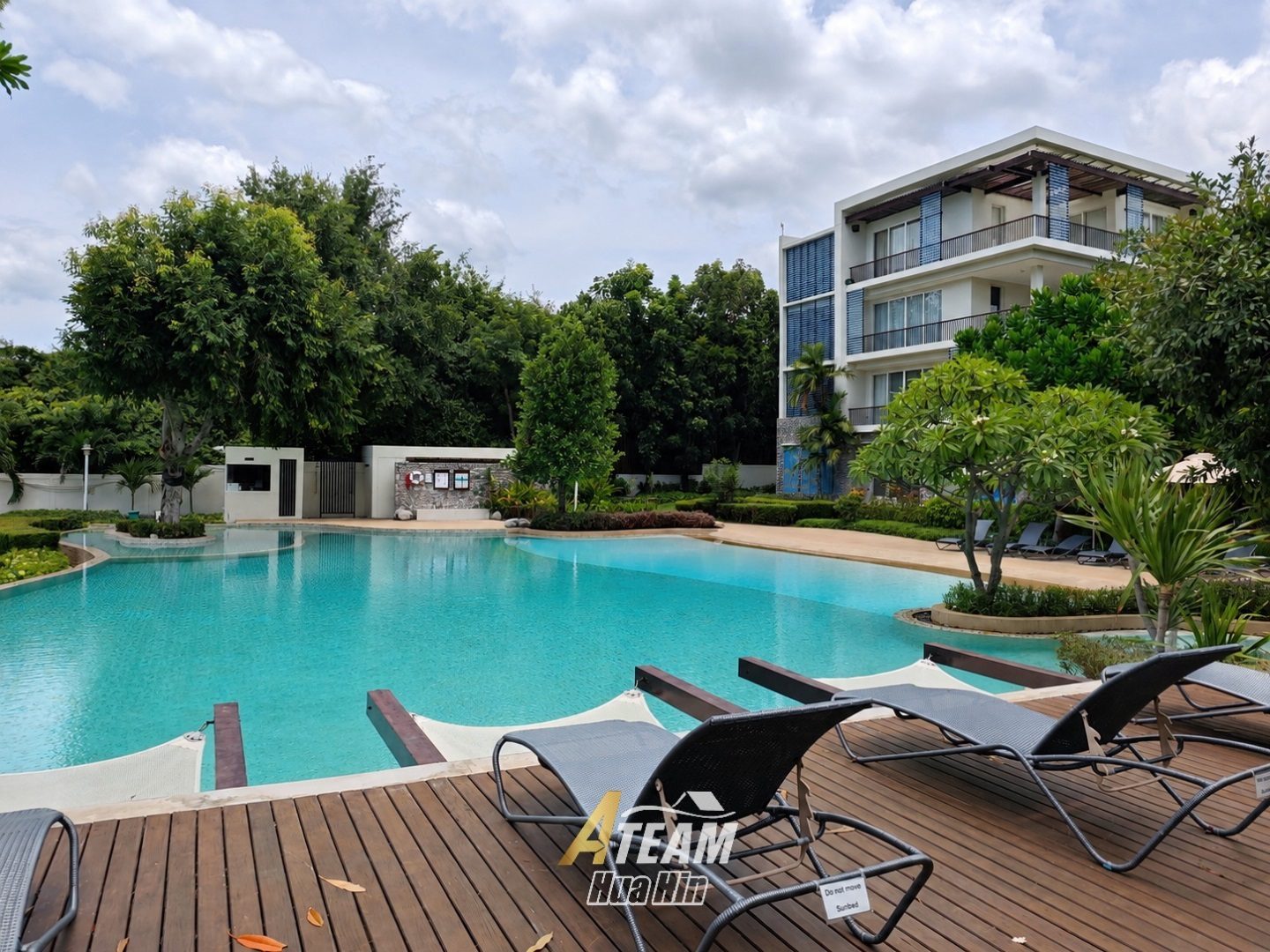 Beachfront Living – Spacious 3-Bedroom Pool Access Condo at Baan Nub Kluen