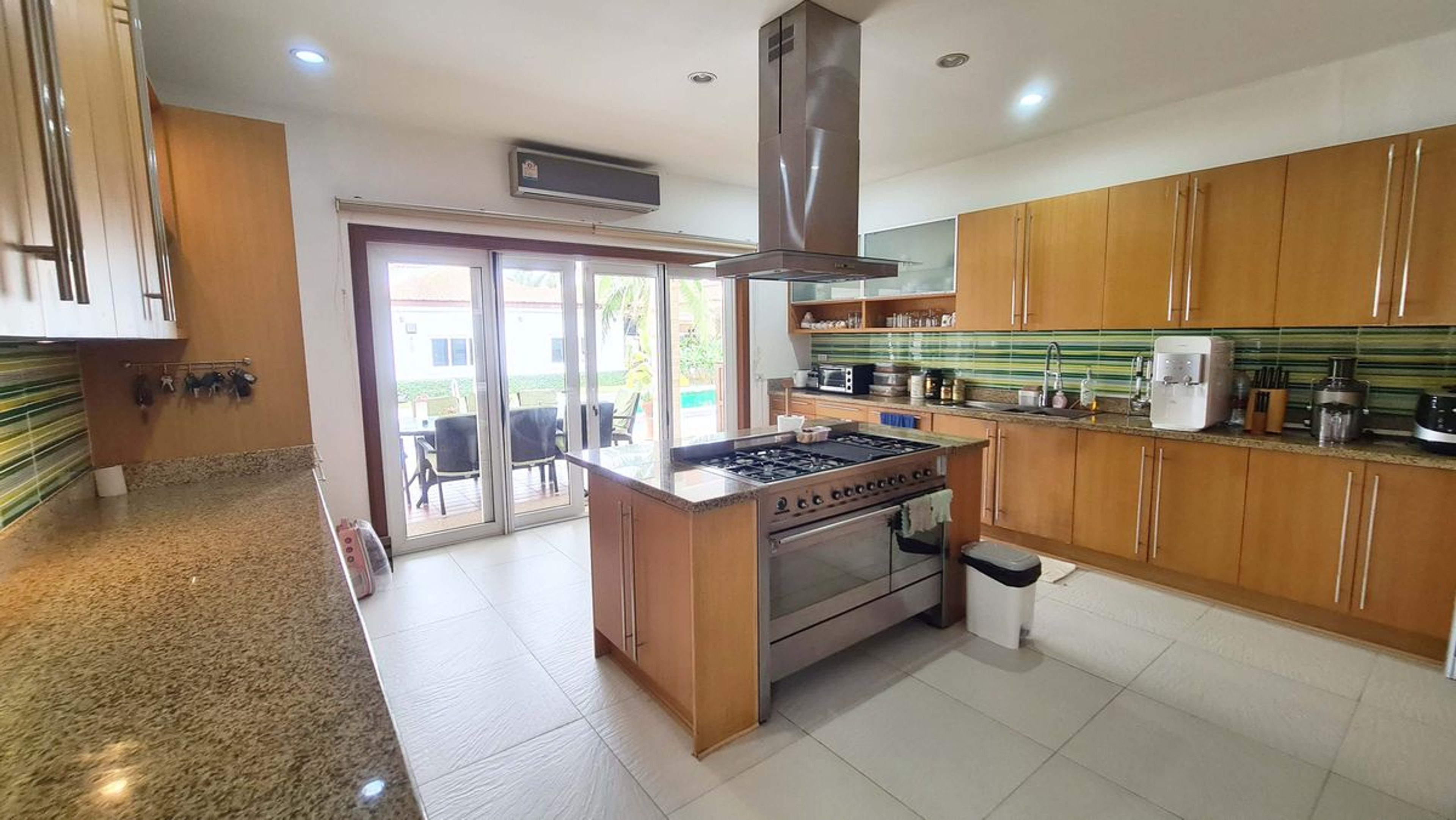 luxury 7 bedrooms Pool Villa in Orchid Palm Homes thumbnail 26