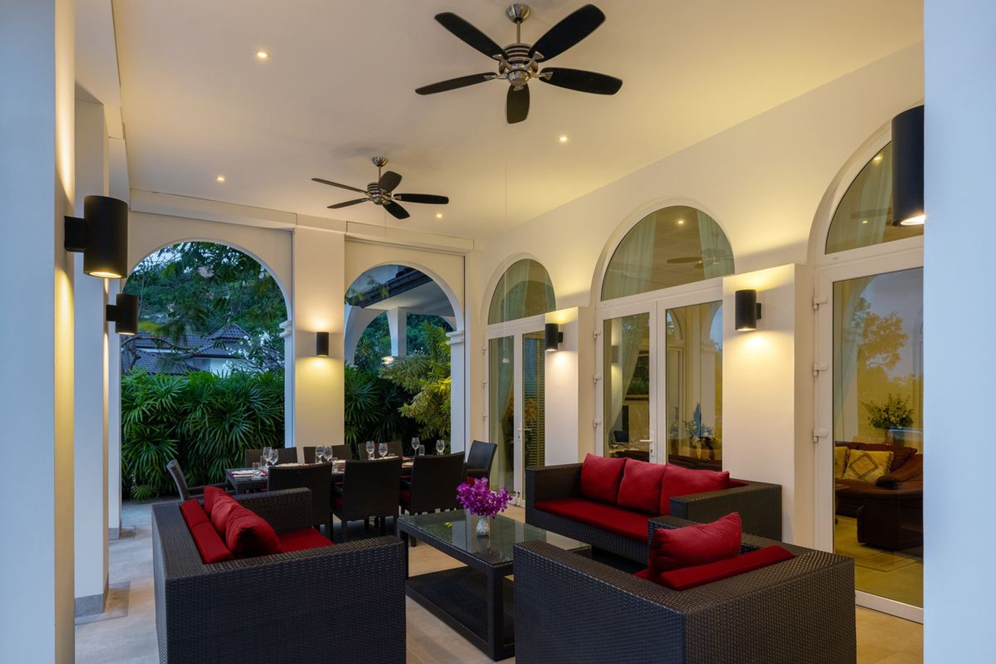 Elegant 6 Bedroom Mansion on a generous Landplot thumbnail 18