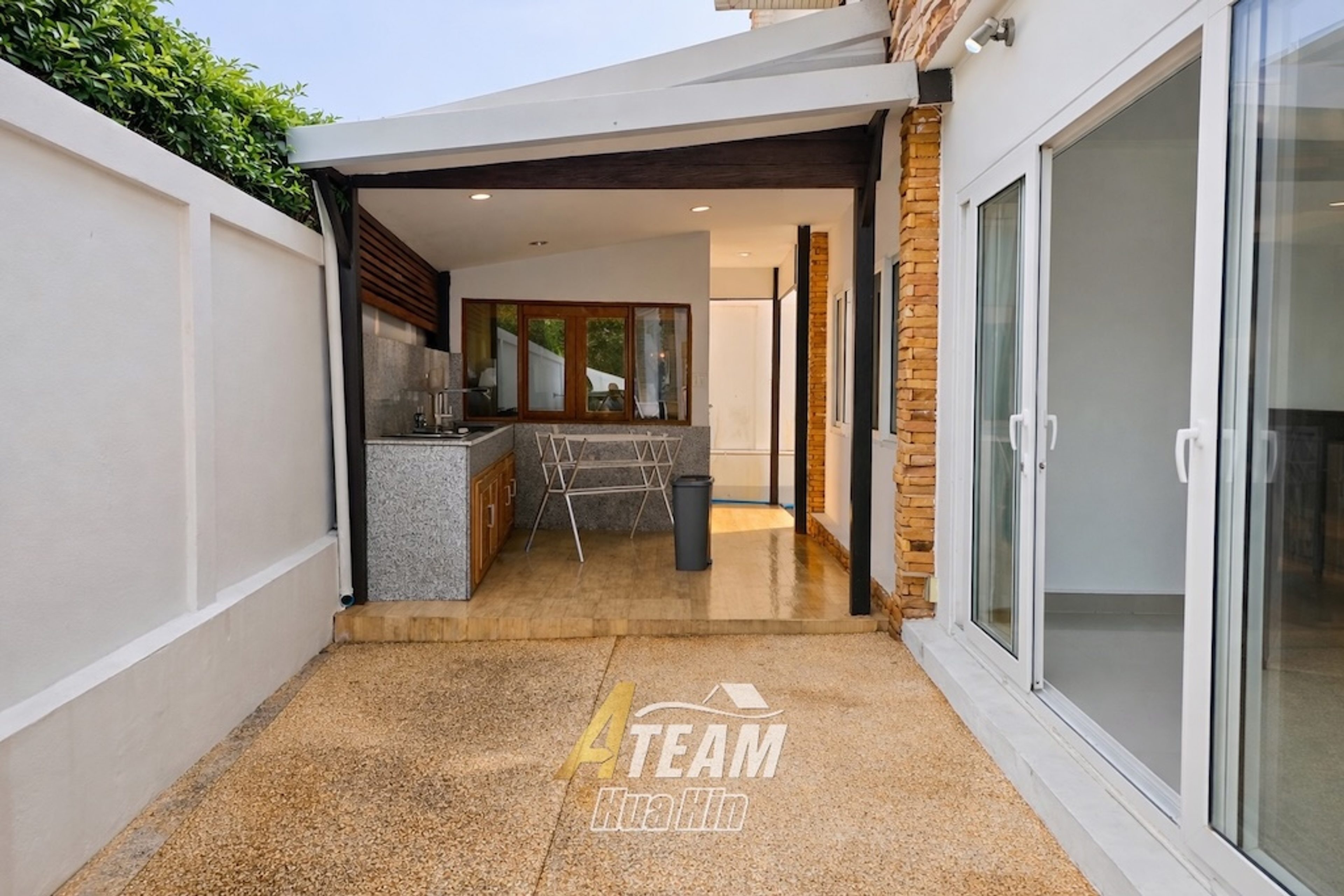 Spacious 2-Storey Pool Villa with Tropical Mountain Views – Soi 88 thumbnail 7