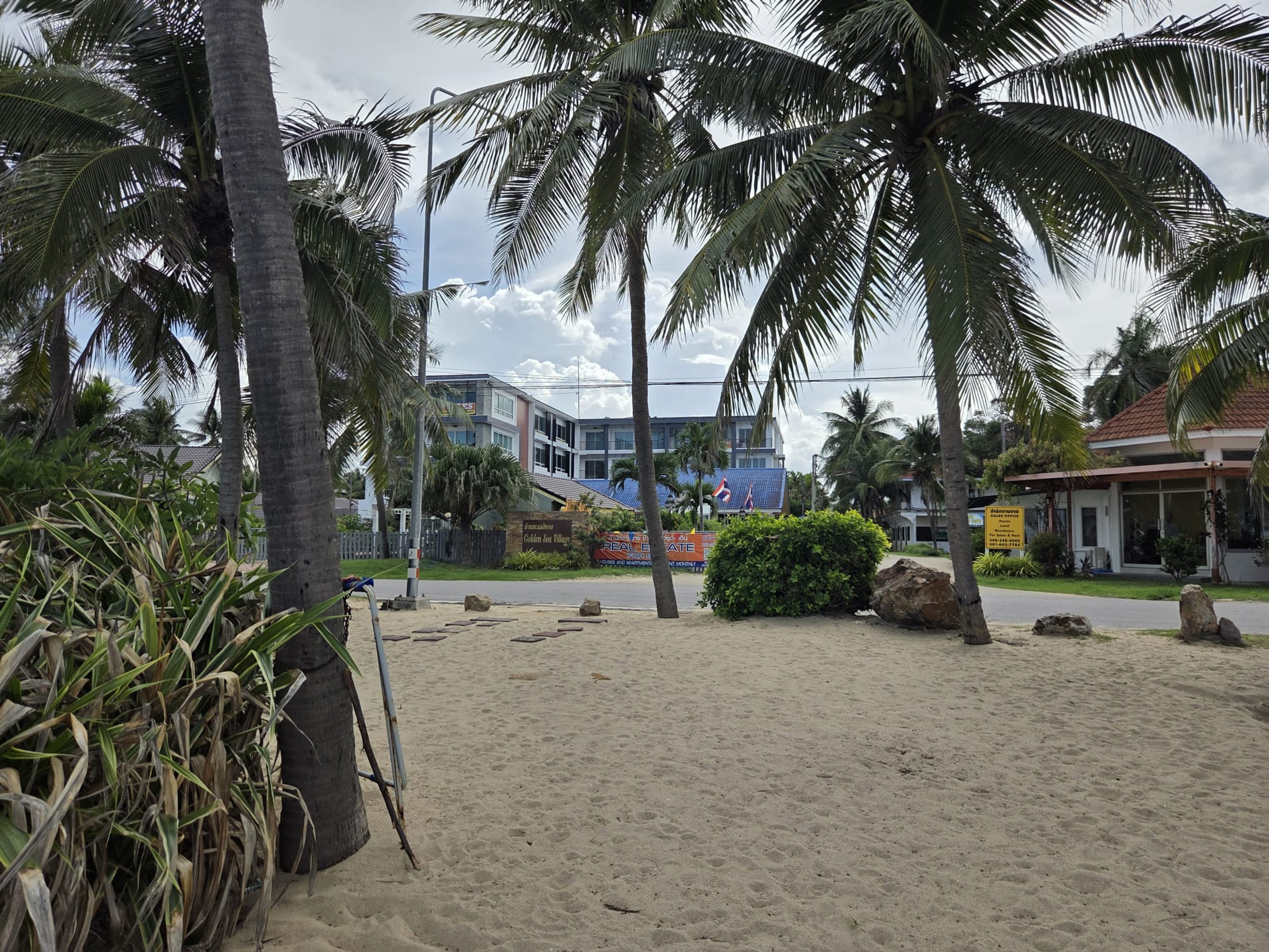 54 sqm condo on the beach in Ban-Saphan thumbnail 11