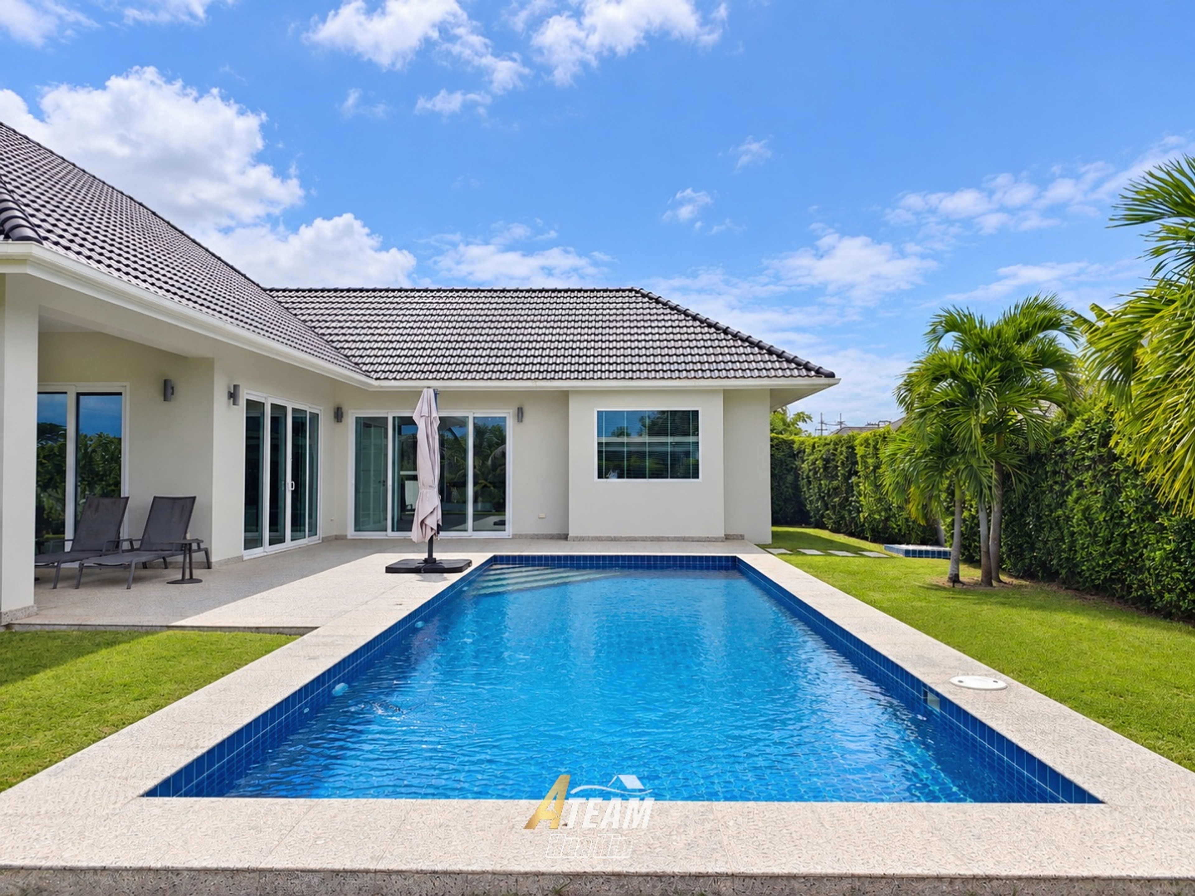Like-New 3-Bedroom Pool Villa