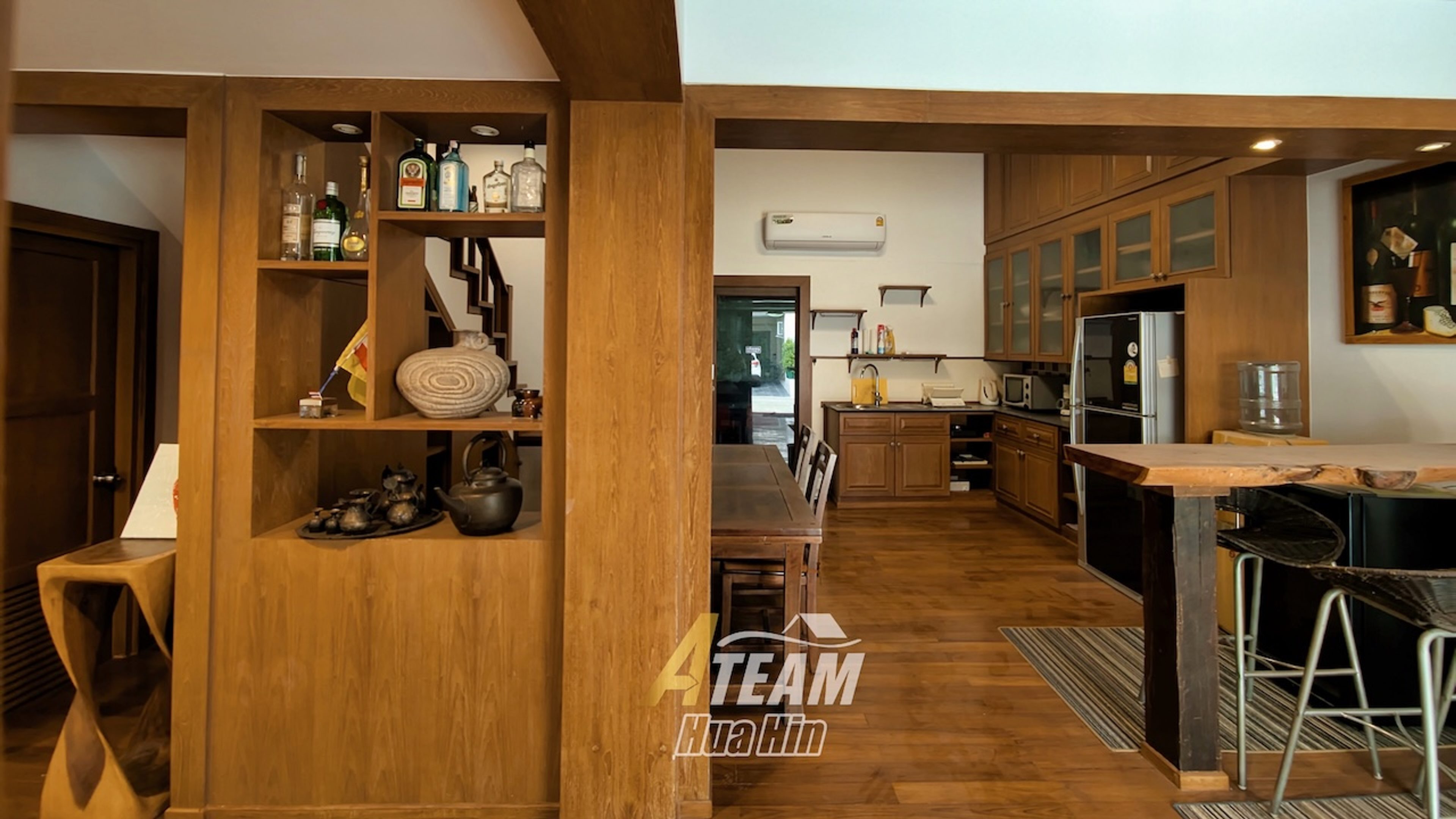 Beachfront 5-Bedroom Townhouse in Baan Suksamran – Hua Hin City Center thumbnail 9