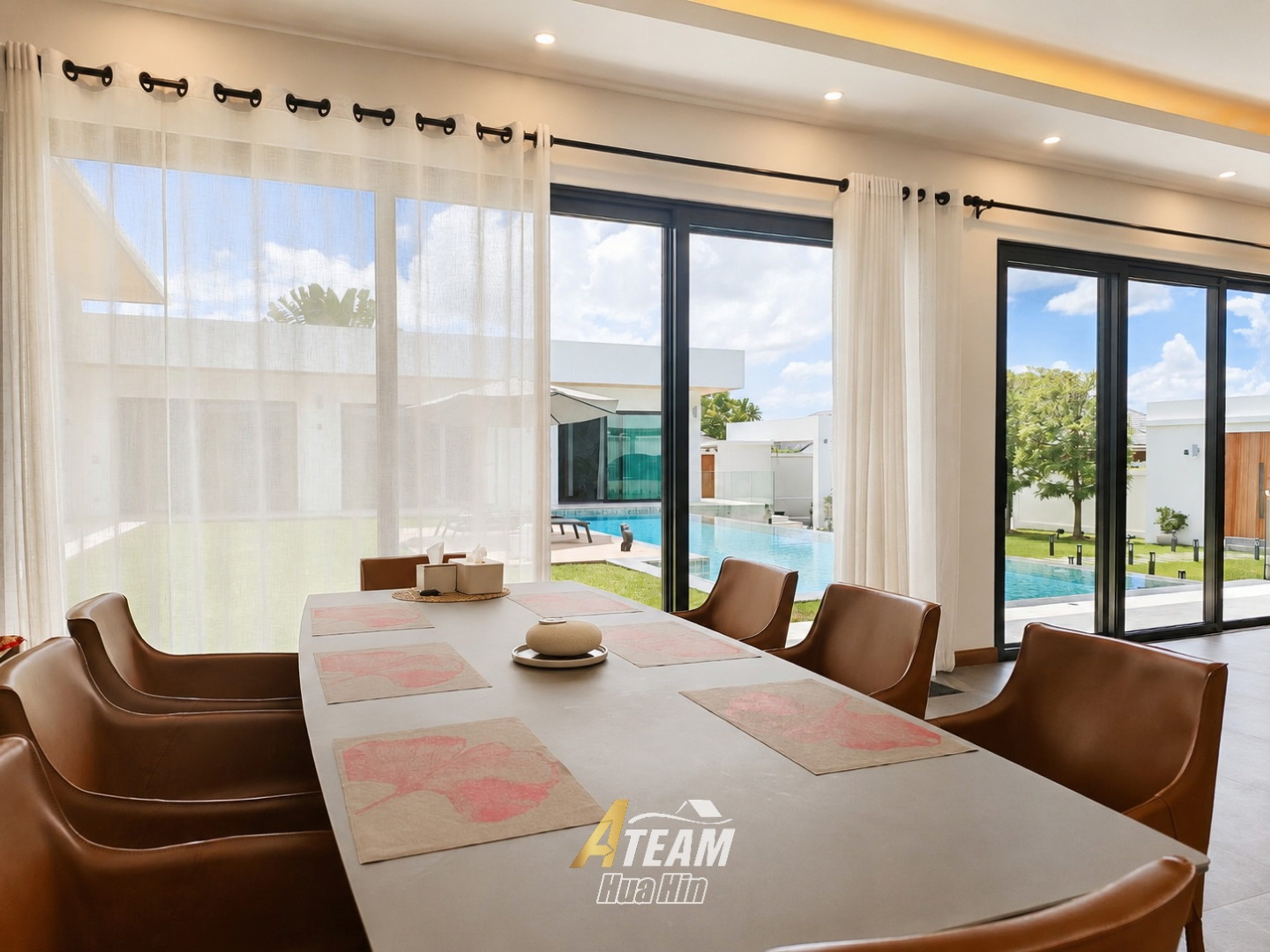 Impressive 5 Bedroom 4 Bathroom luxury pool villa thumbnail 8
