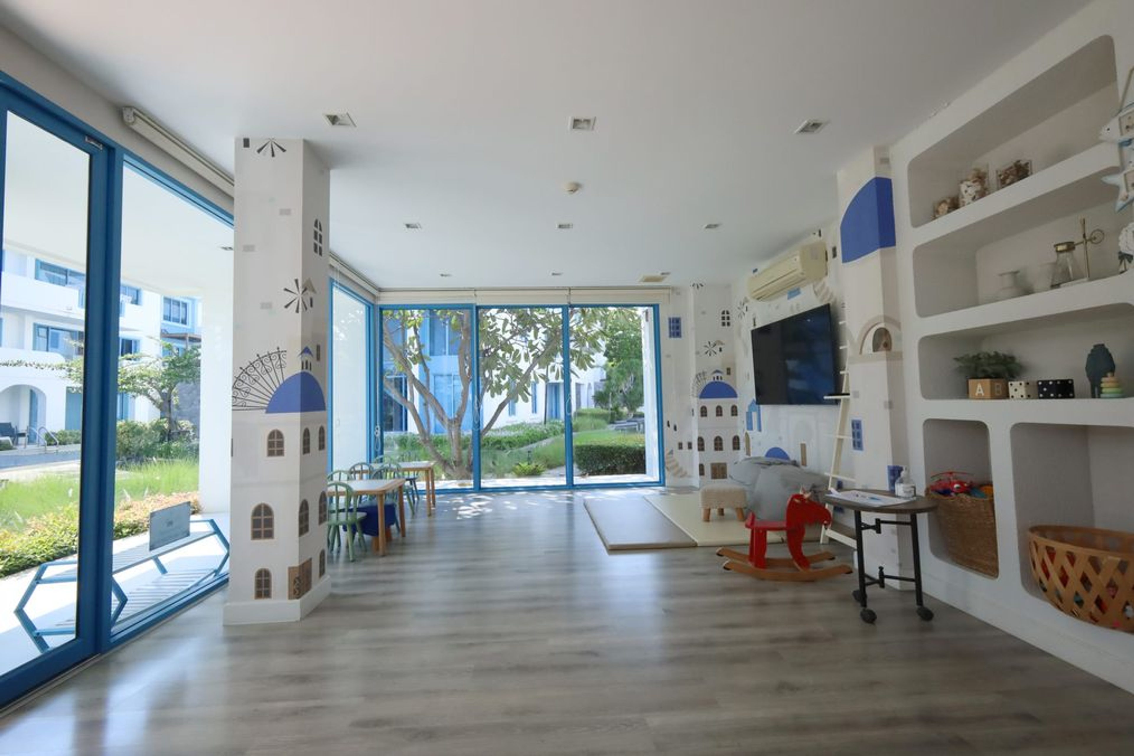 The Crest Santora 1 Bedroom for Sale with Swimming Pool View thumbnail 34