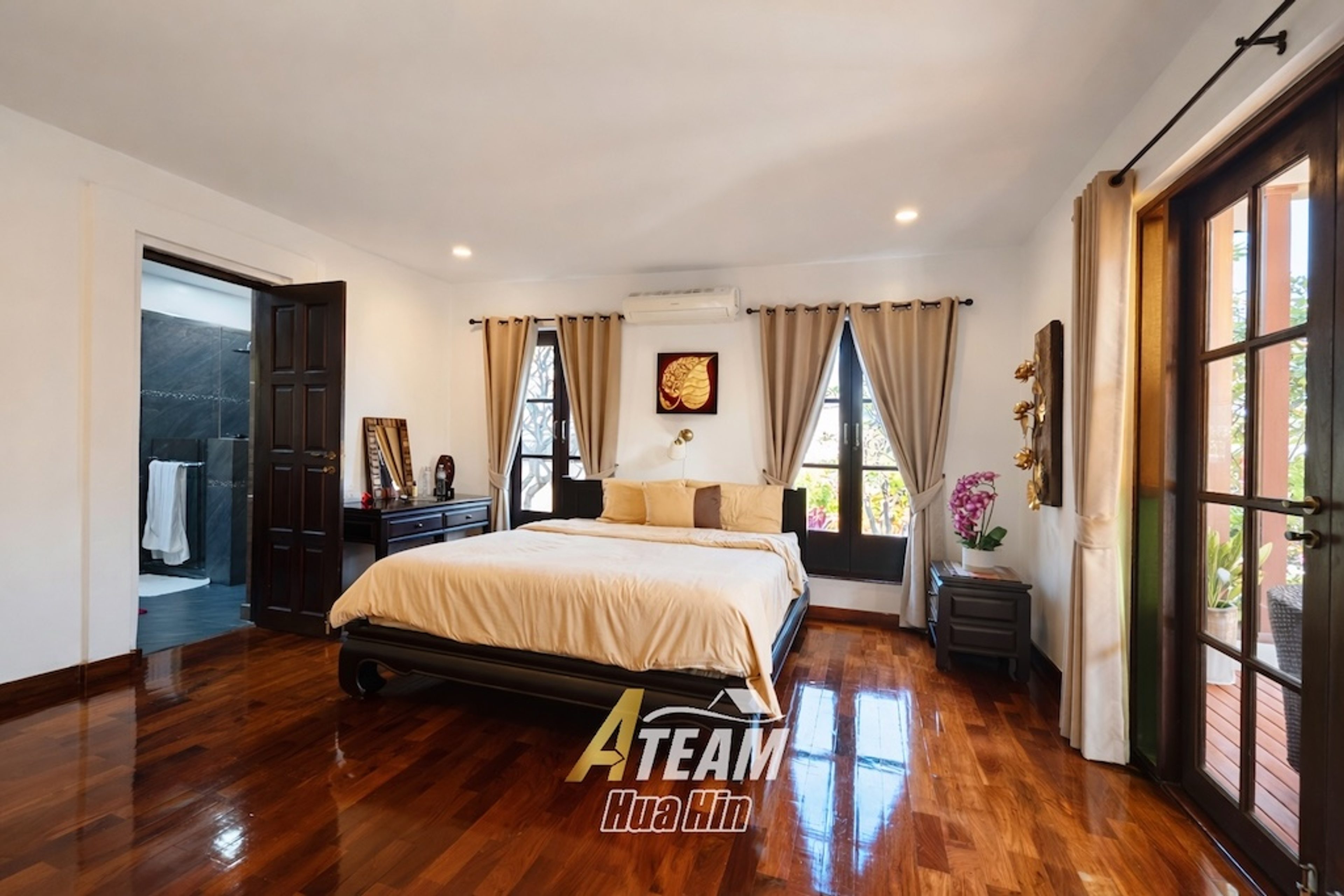 Luxury 6-Bedrooms Spacious 3,200 sqm Estate 5 min from city center —  thumbnail 15