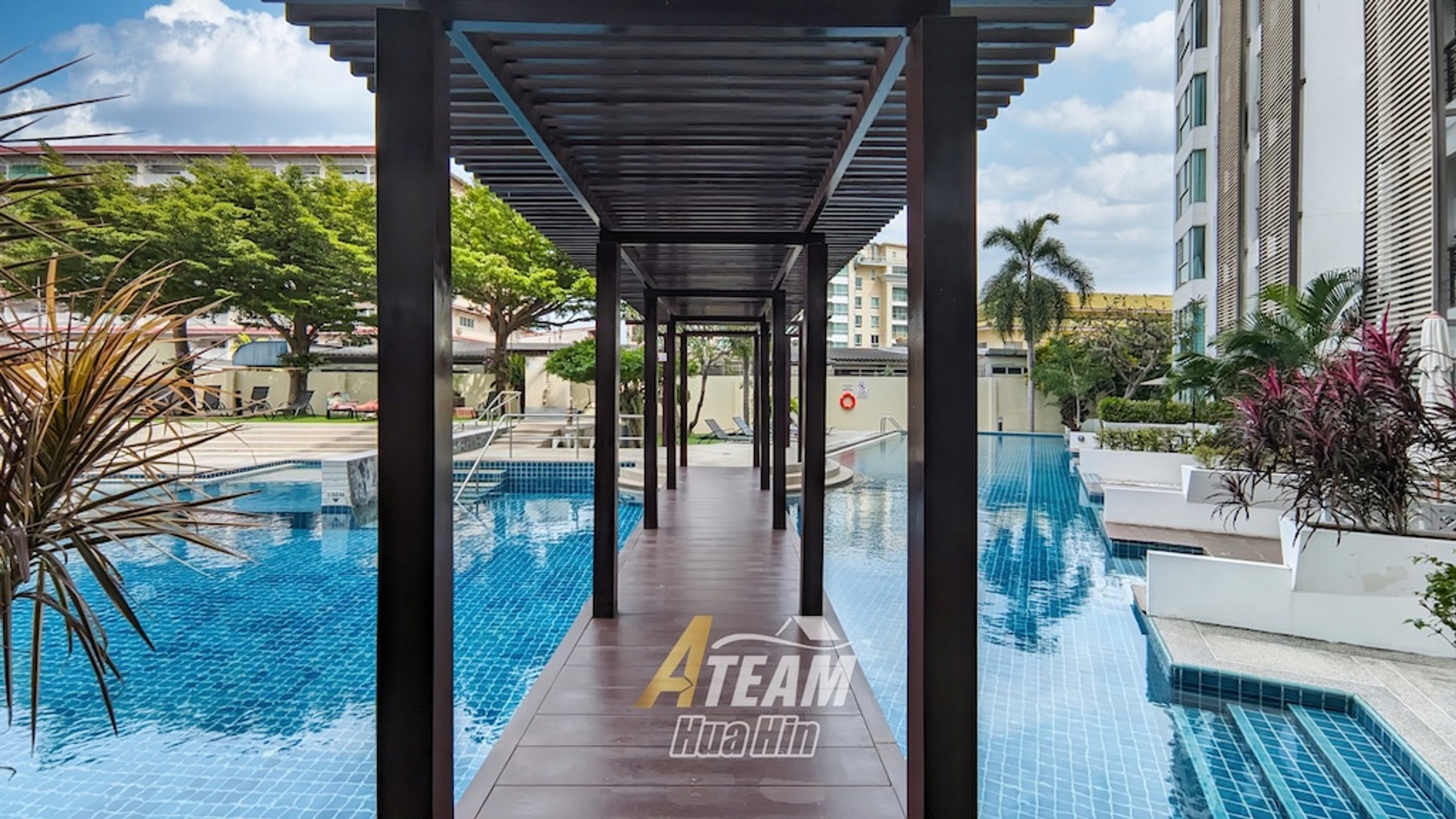 For Sale: Renovated -Bedroom  Condo in Tira Tiraa, Hua thumbnail 2
