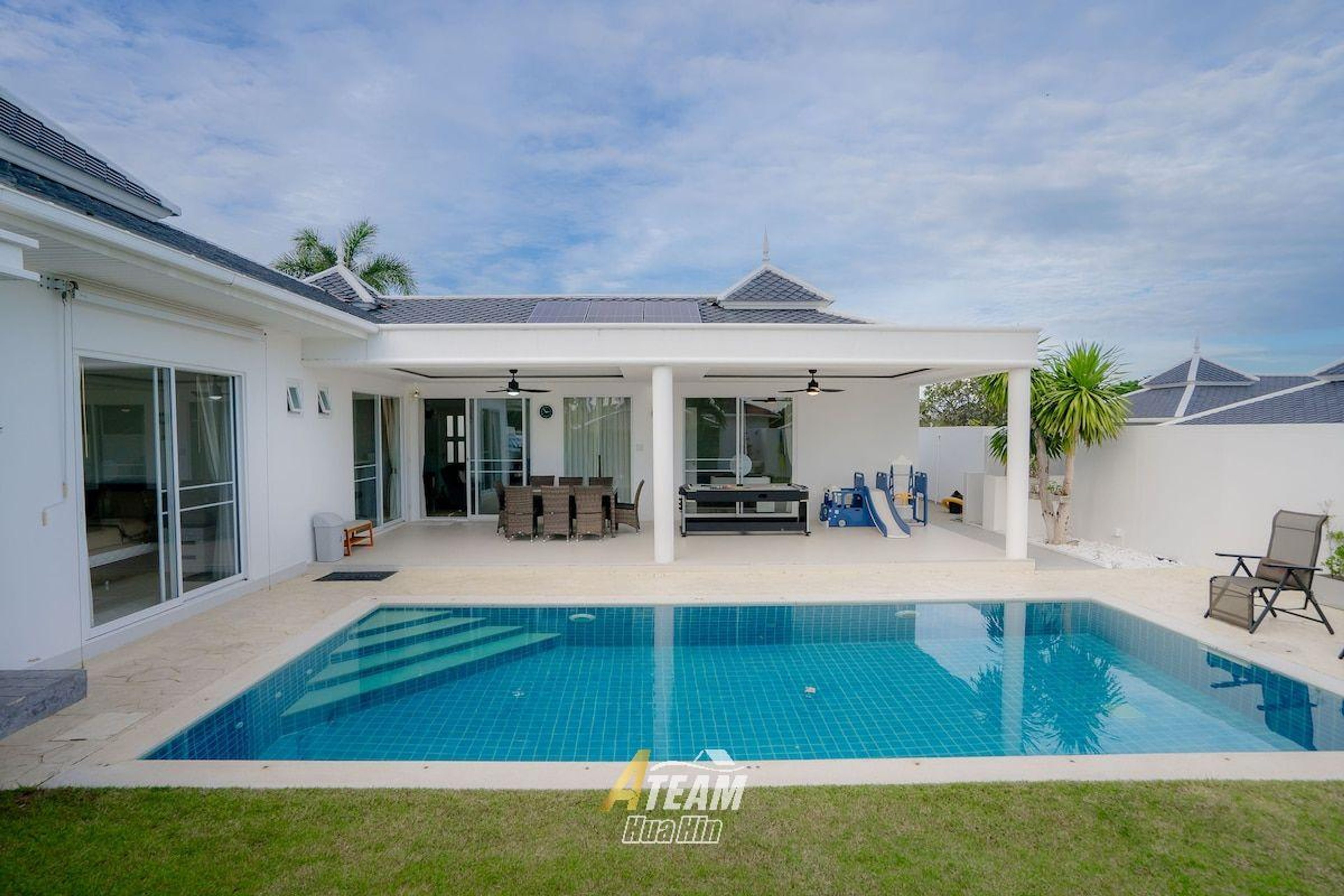 Luxury 3-Bedroom Pool Villa for Sale at Falcon Hill, Soi 102 thumbnail 4