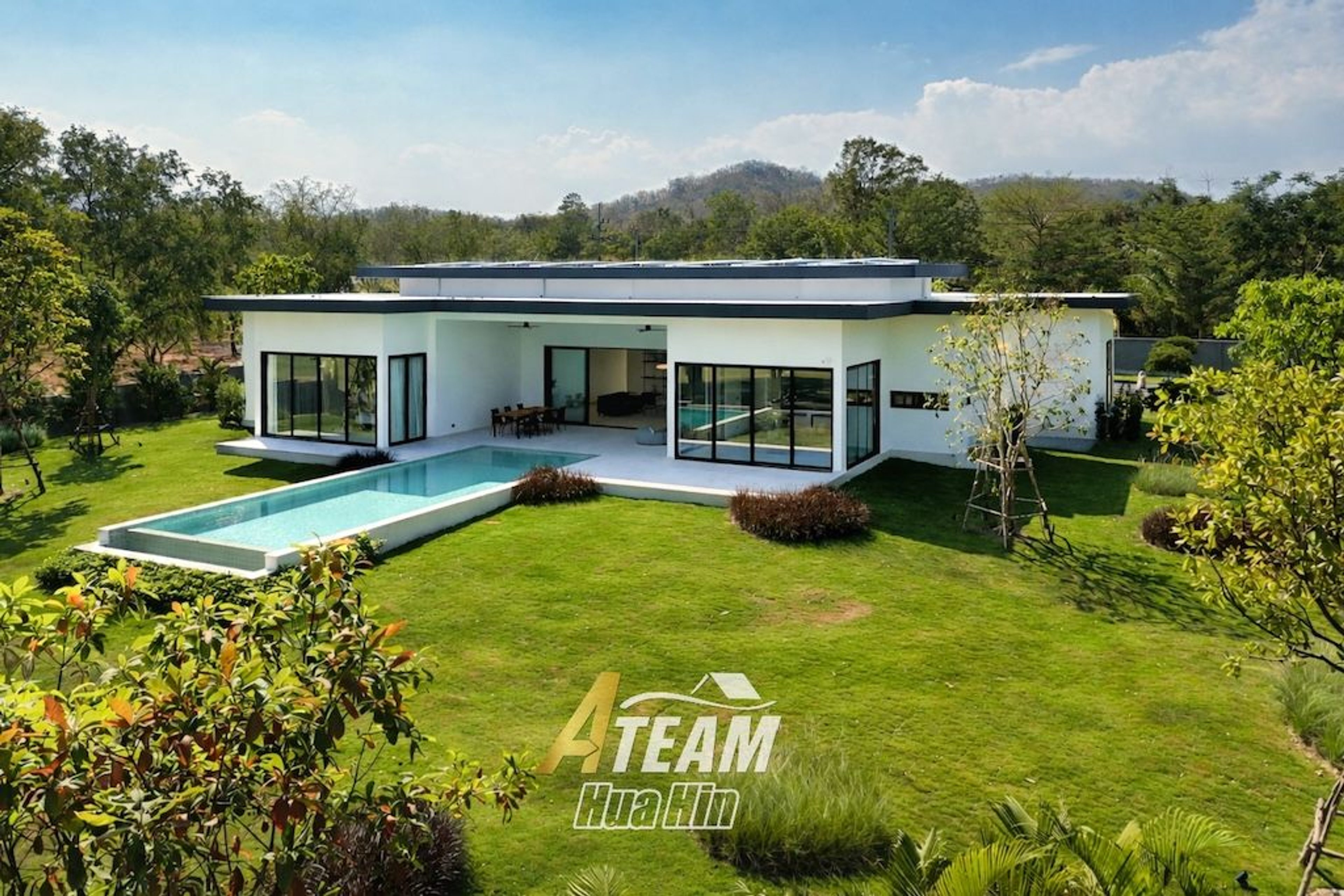 Luxury 3-Bedroom Estate with Springfield Golf Course View thumbnail 39