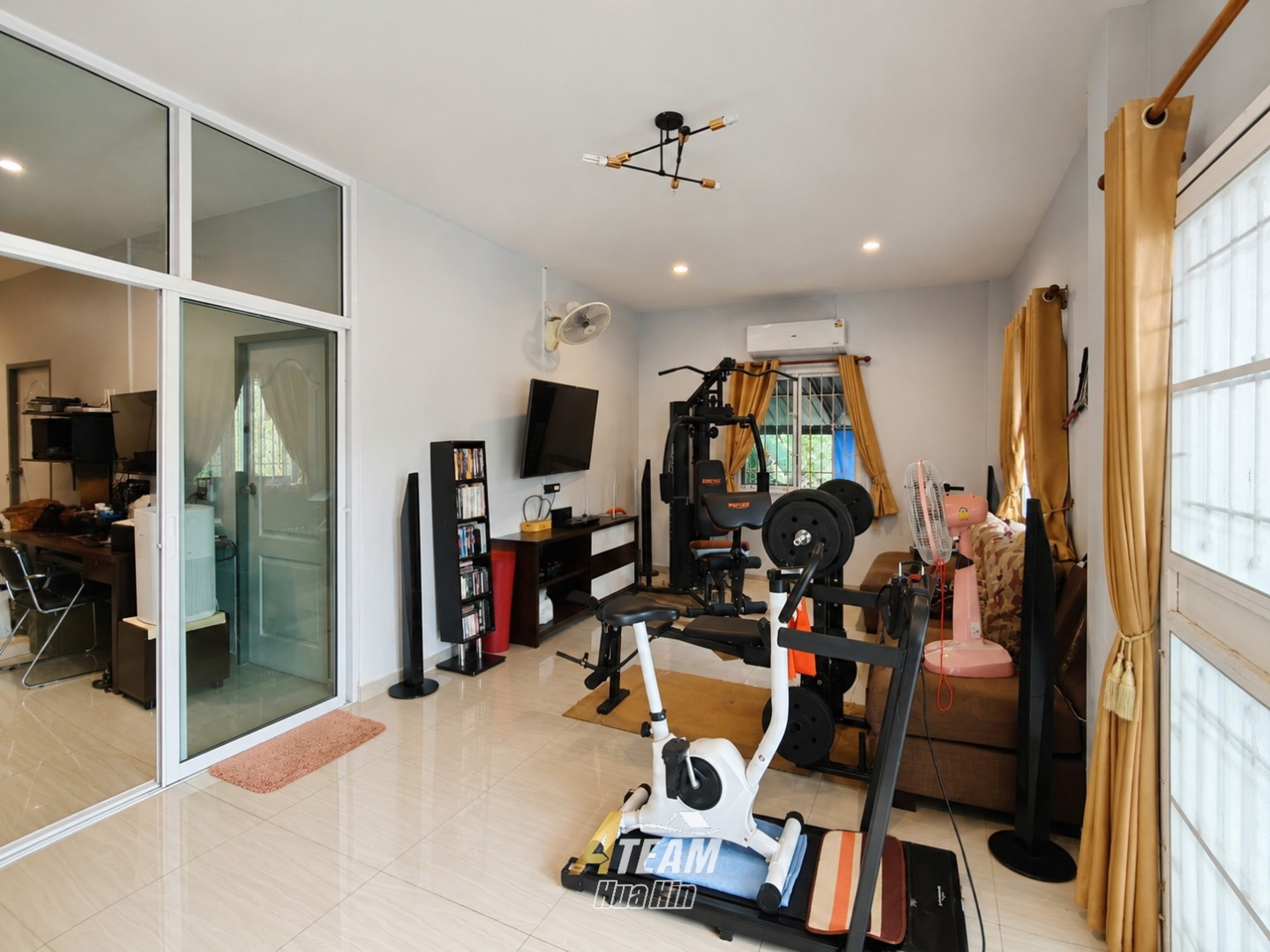 Fully Furnished 3-Bedroom House  thumbnail 5