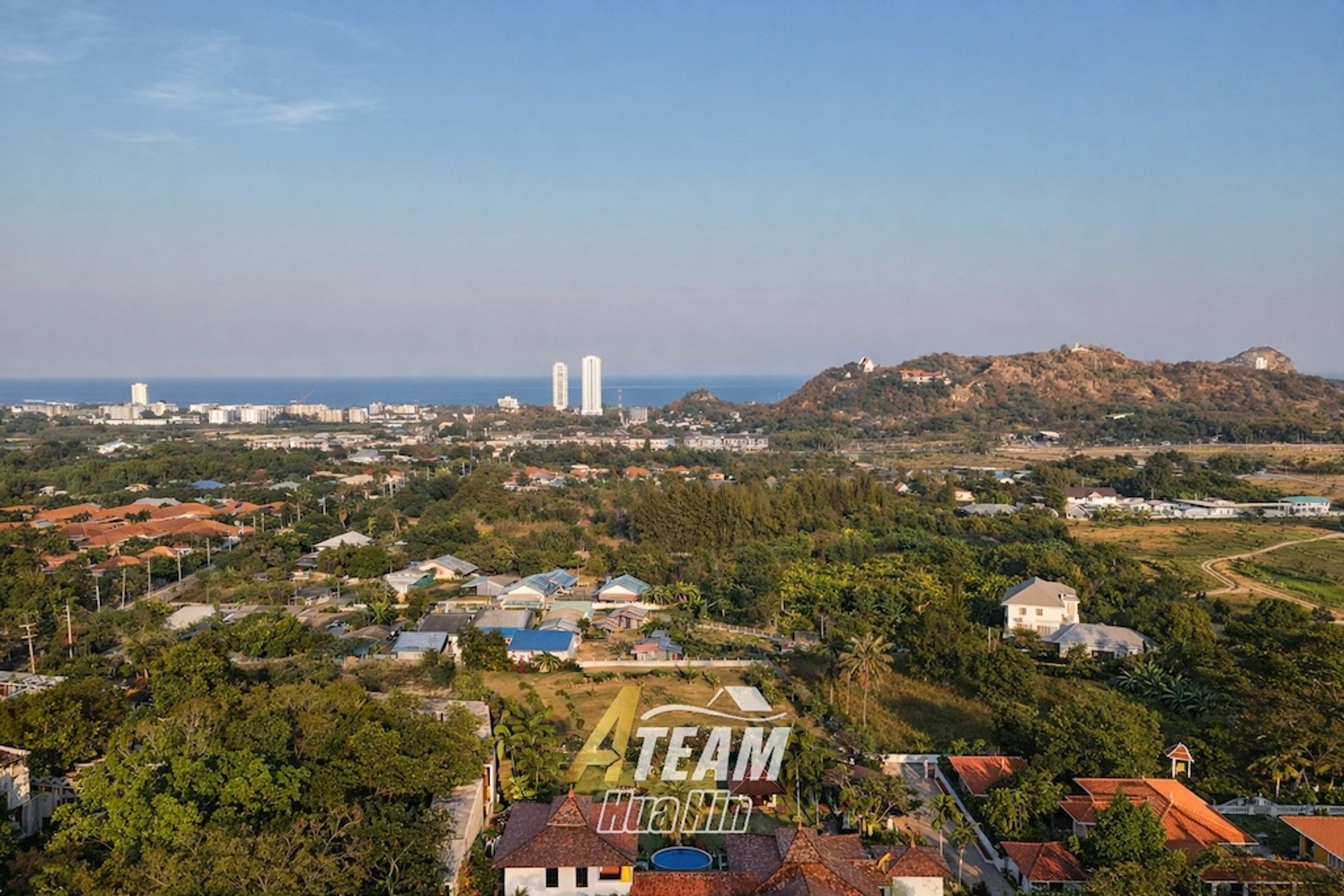 Luxury 6-Bedrooms Spacious 3,200 sqm Estate 5 min from city center —  thumbnail 36