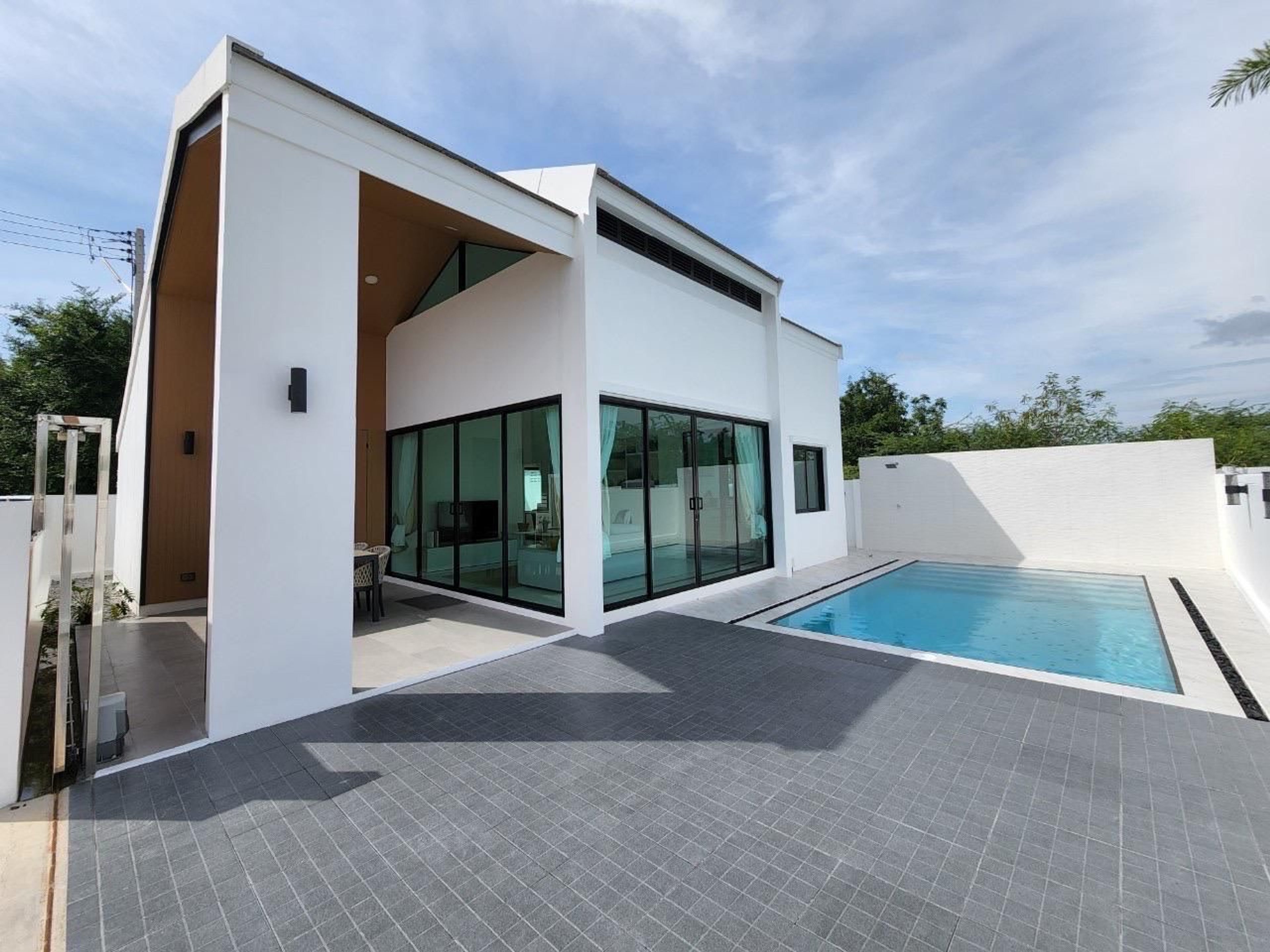 House / Villa For Rent - - 3 Bedrooms - 2 Bathrooms - Price ฿38,000 - 