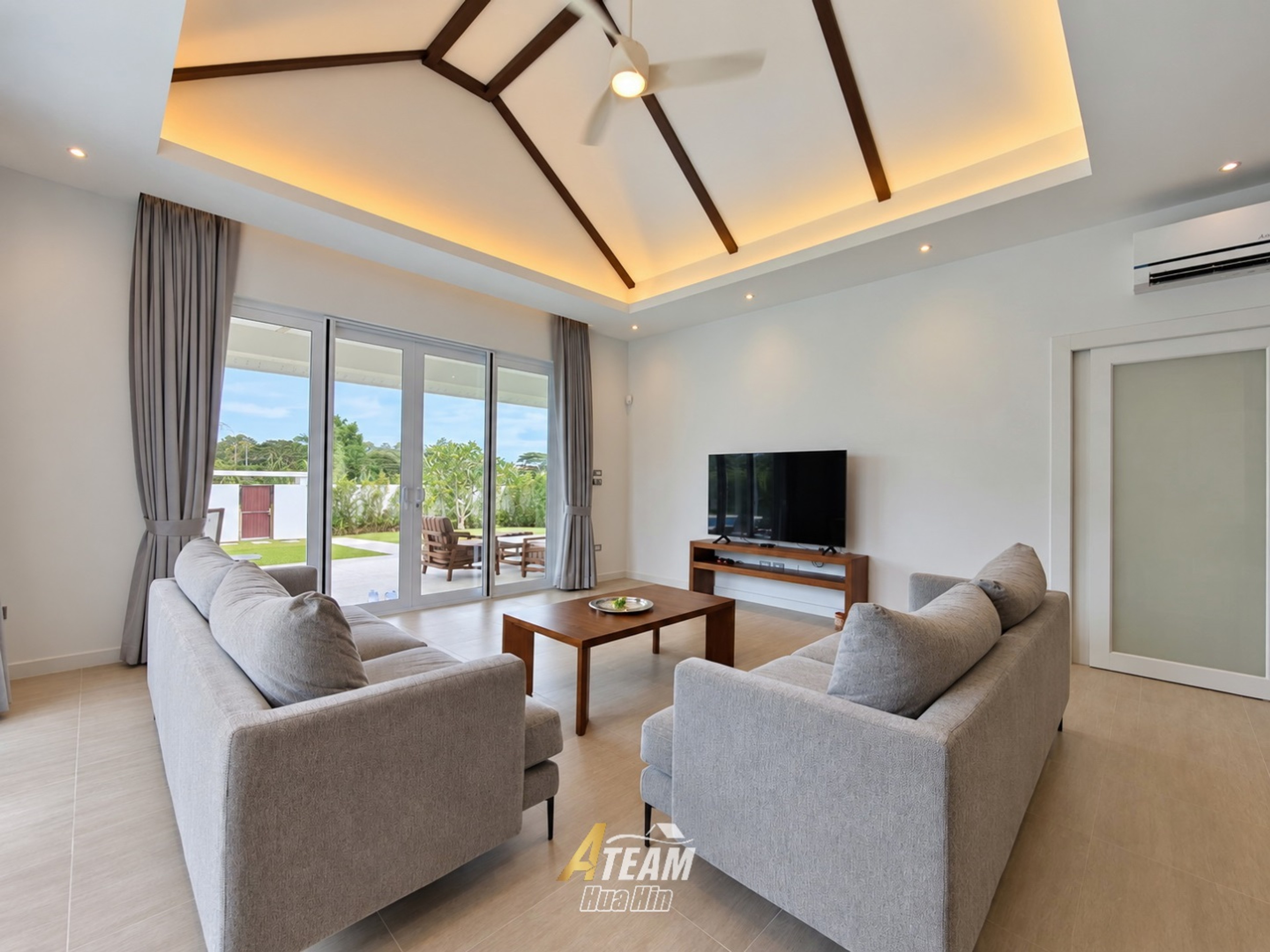 Like-New 3-Bedroom Pool Villa