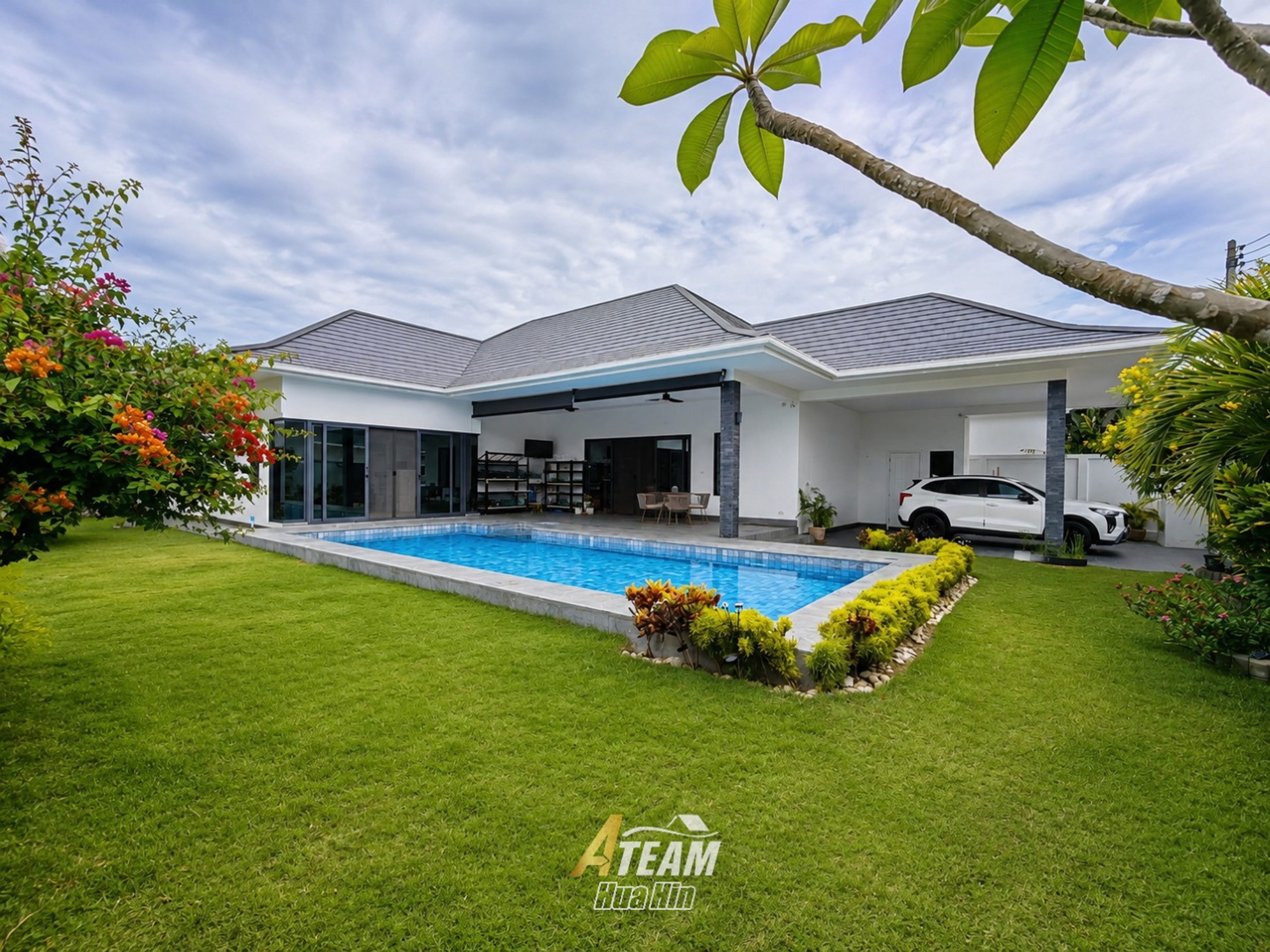 Modern 3-Bedroom Pool Villa in Aria 2