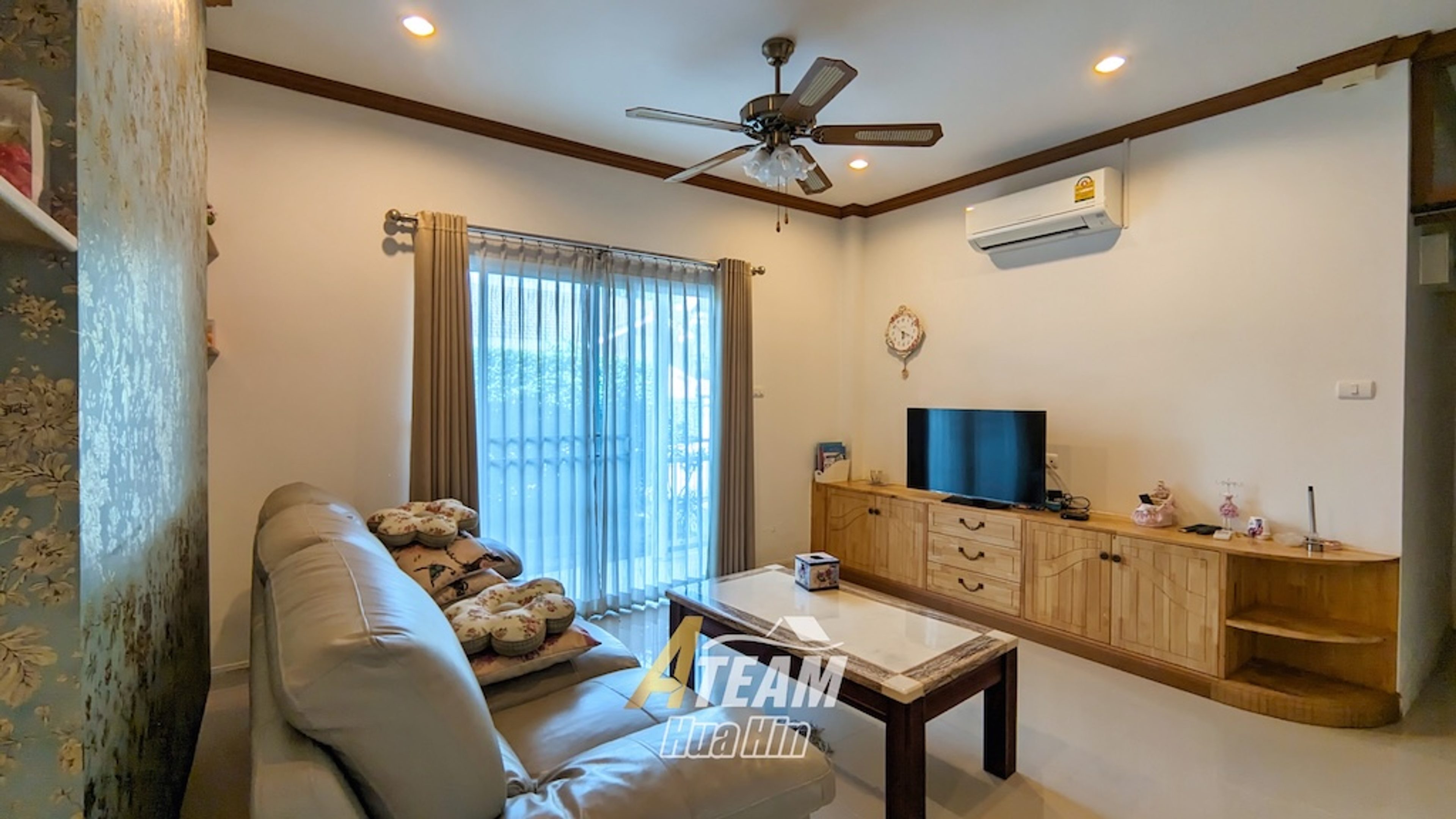 LA VALLEE VINTAGE – 3 Bedroom House for Sale thumbnail 3