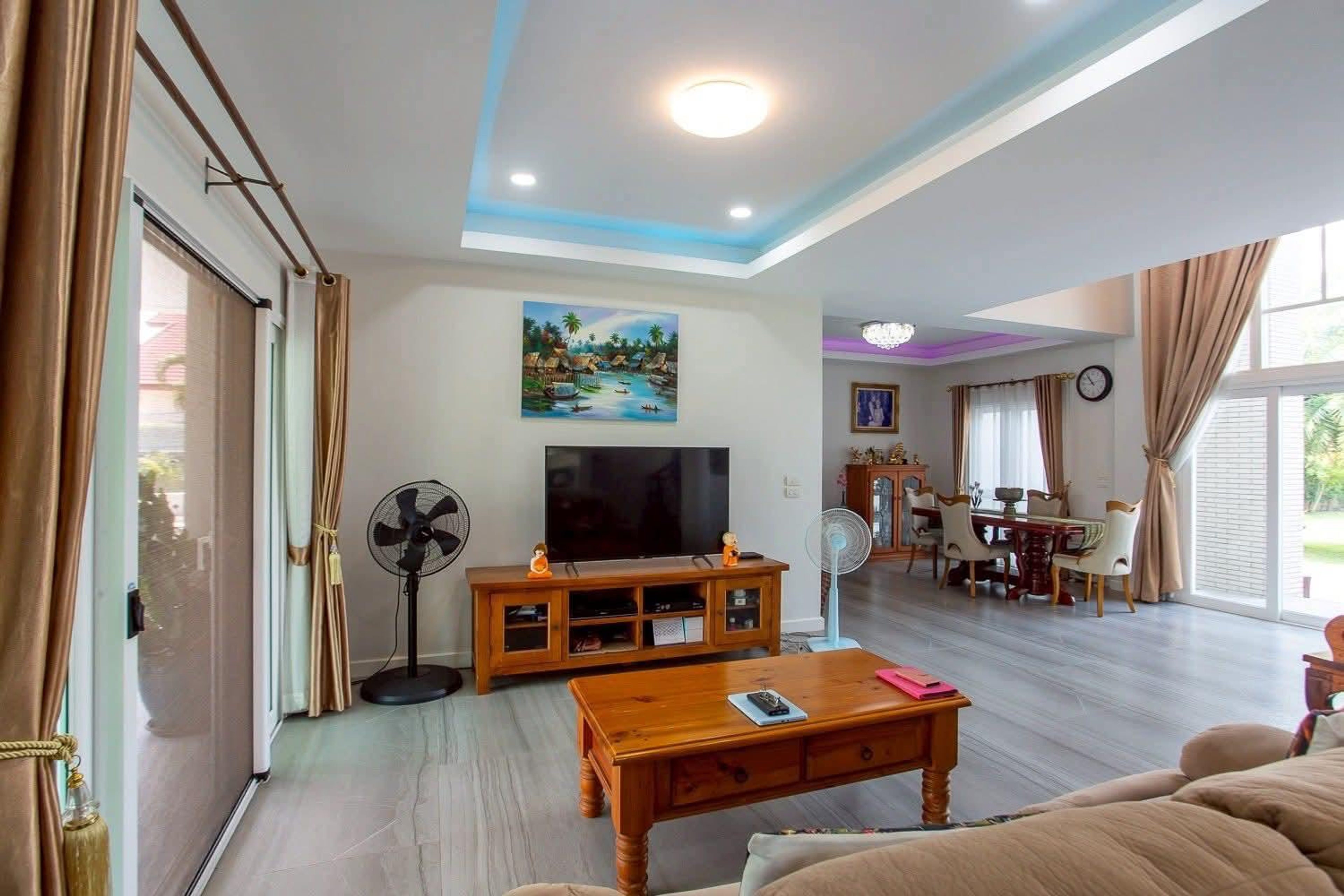 Impressive 7-Bedroom Mansion with Large Saltwater Pool in Cha-Am thumbnail 23