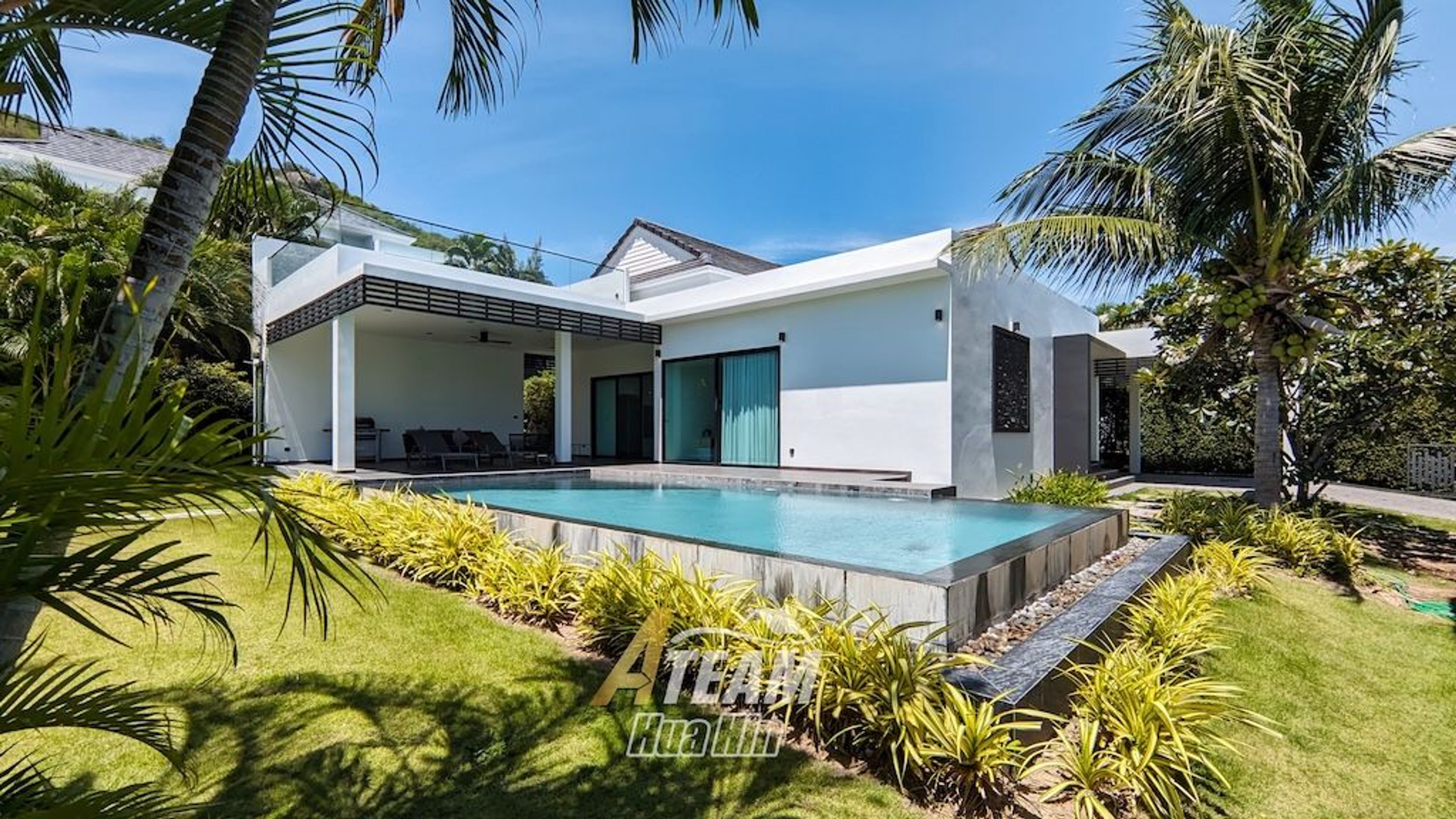 Modern Luxury Villas in Khao Tao