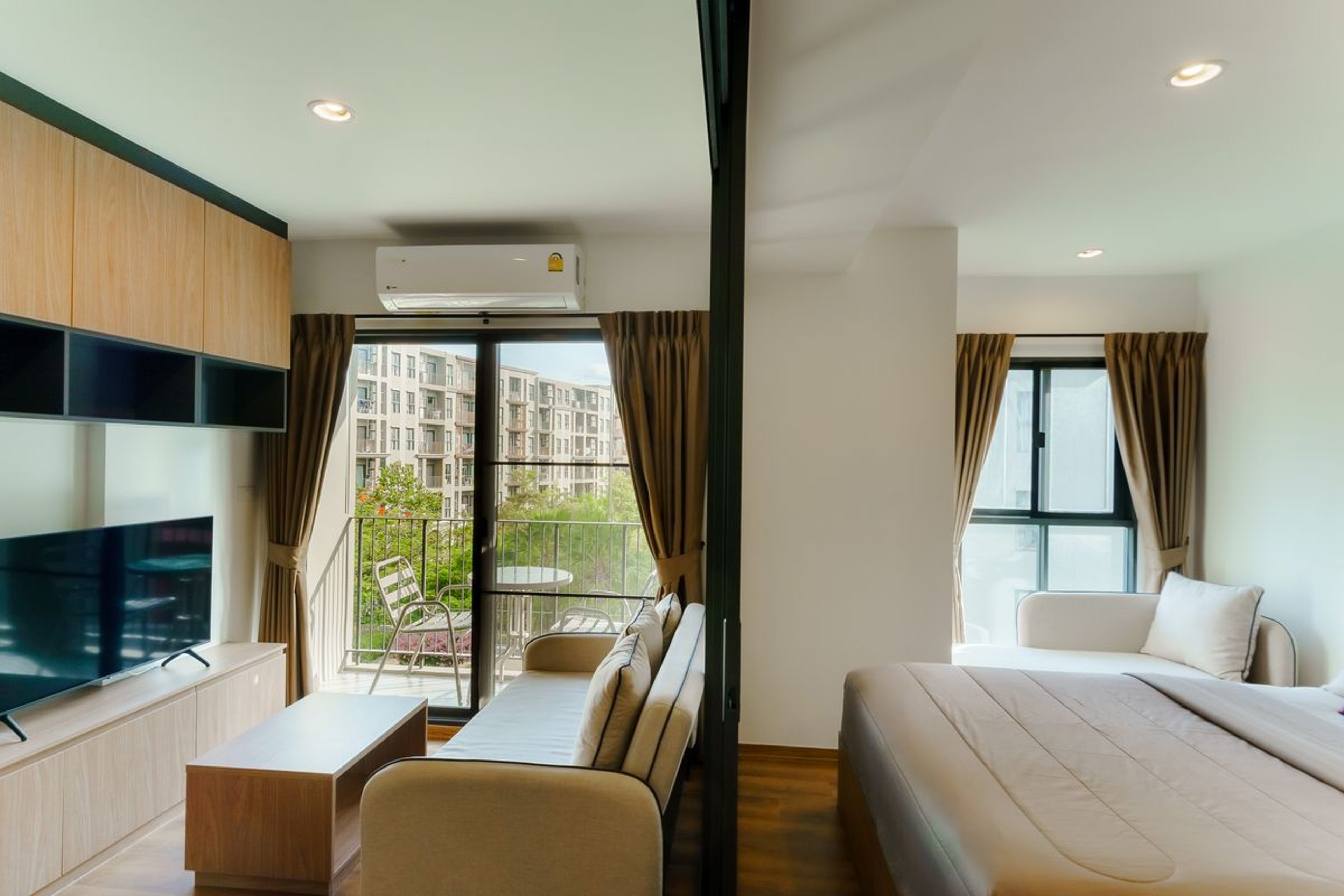 La Habana Hua Hin – Building B, 5th Floor (34 sqm, Pool View) thumbnail 11