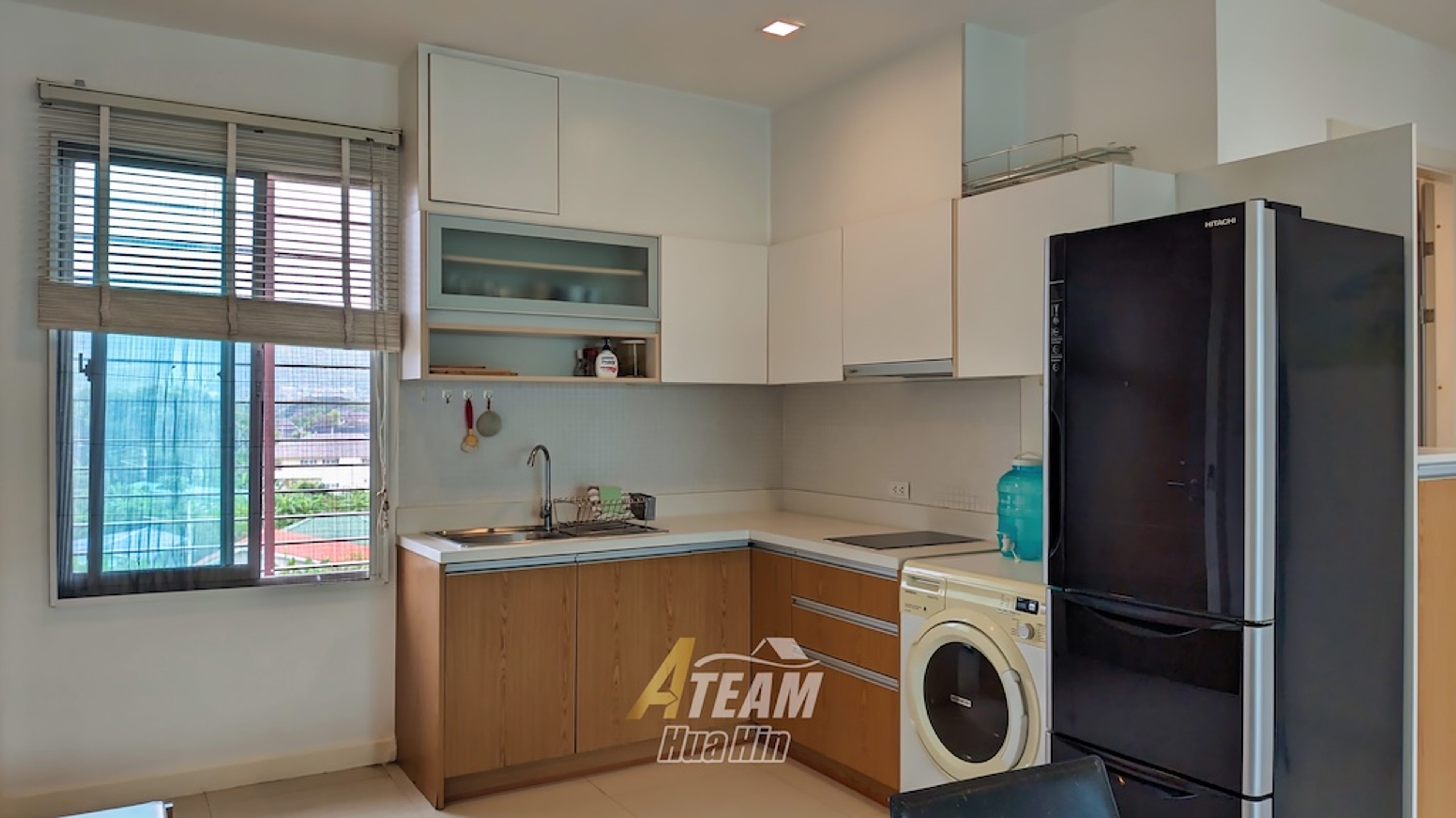 Modern 2-Bedroom Condo with Pool View   thumbnail 3