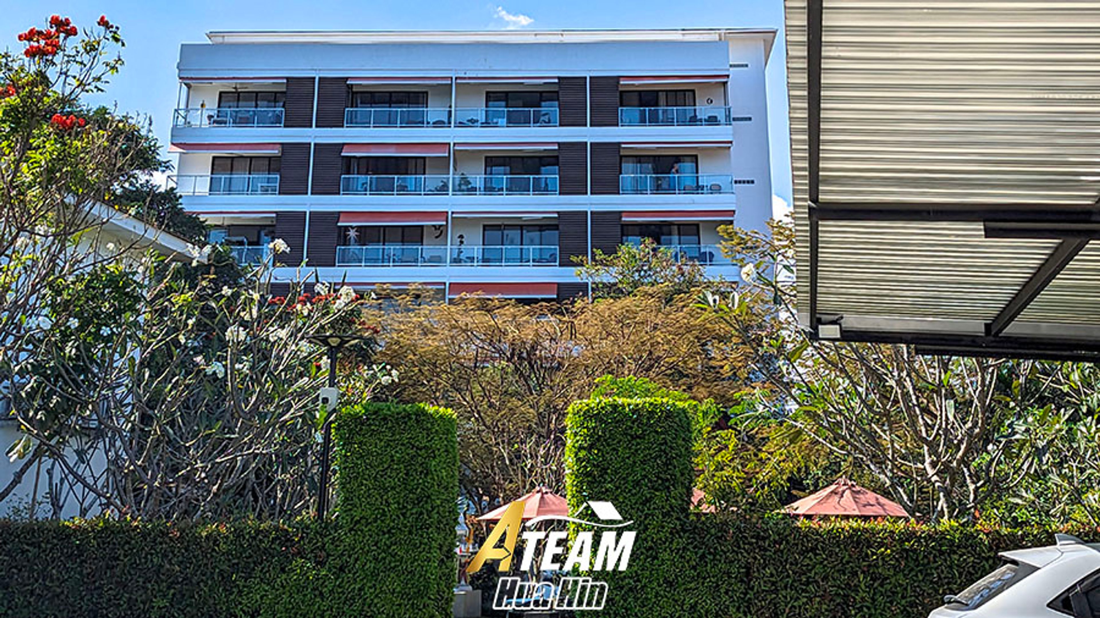 Sunshine Residence – 2-Bed Ground Floor Unit with Direct Pool Acces thumbnail 12