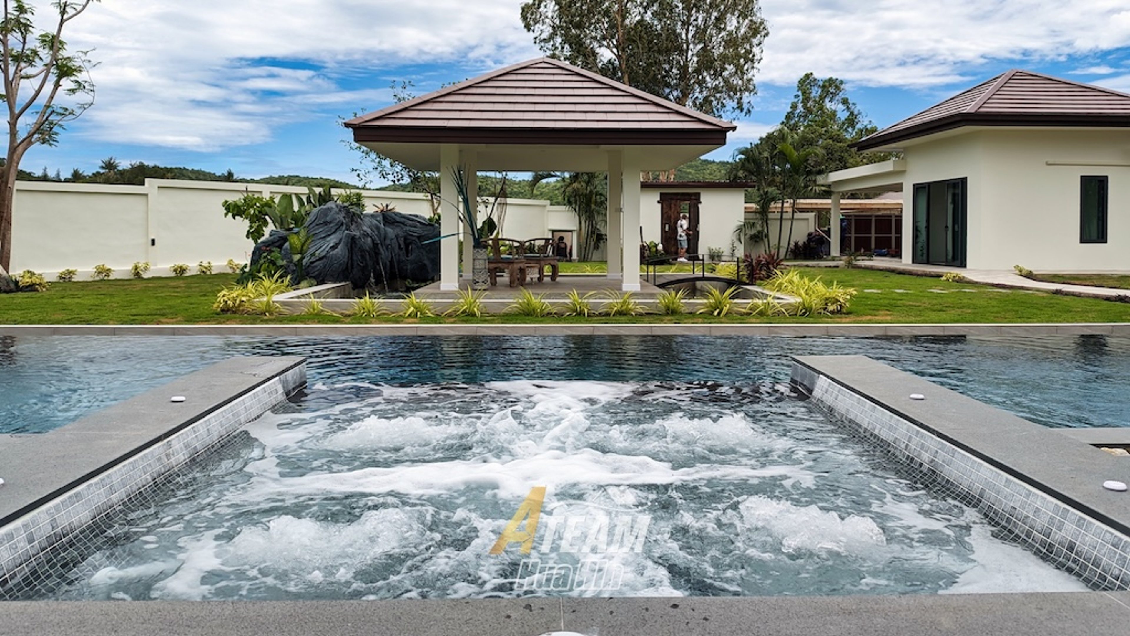 Build Your Own Luxury Thai-Bali Pool Villa