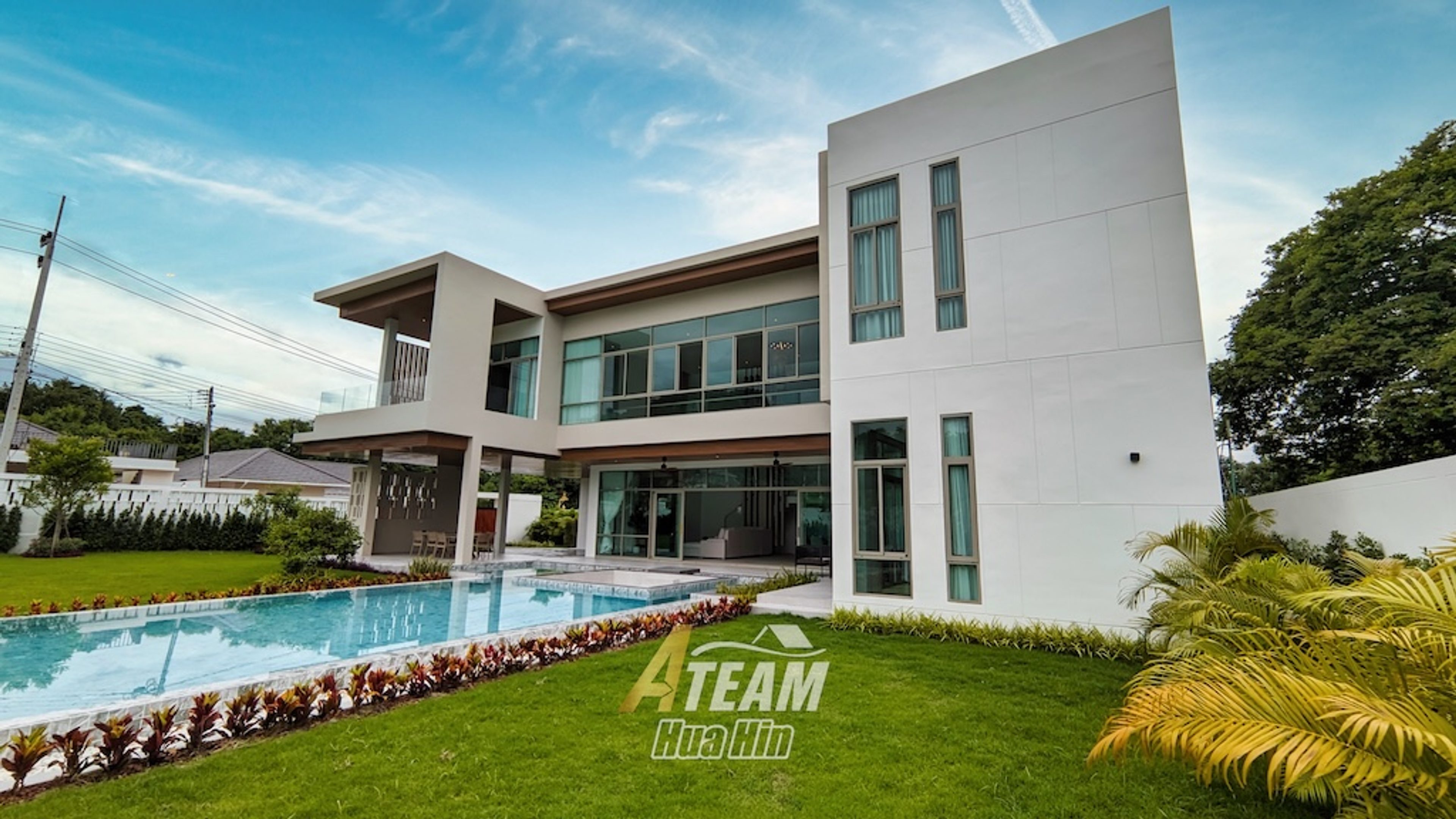 Luxury 4-Bedroom Pool Villa Surrounded by Mountains thumbnail 8