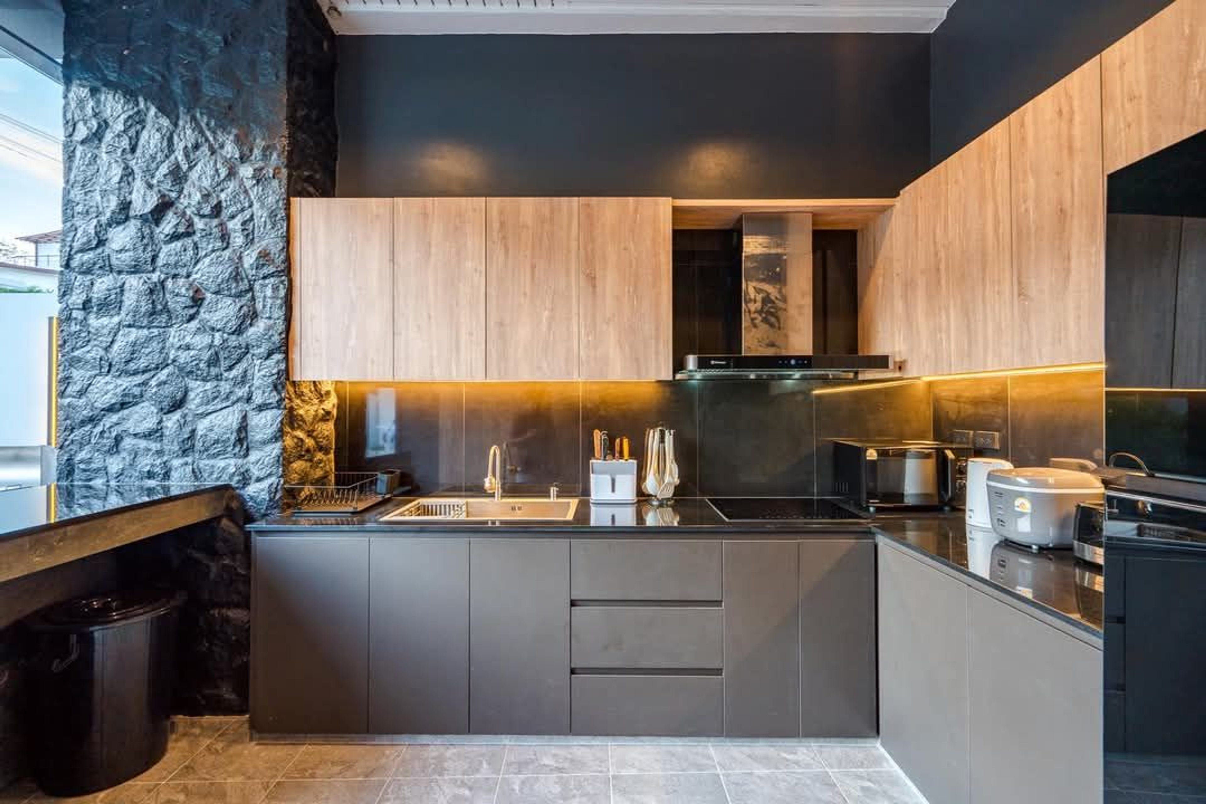 Modern Luxury  5-Bedroom Home – Hua Hin thumbnail 15