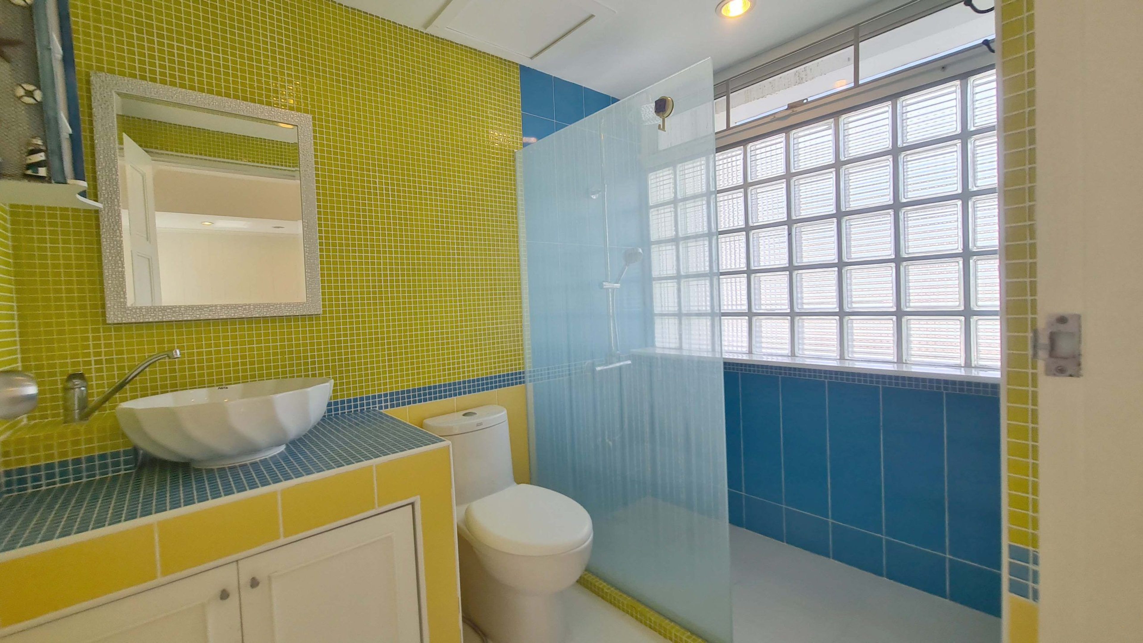 Apartment / Condo For Rent - - 2 Bedrooms - 2 Bathrooms - Price ฿50,00 thumbnail 14