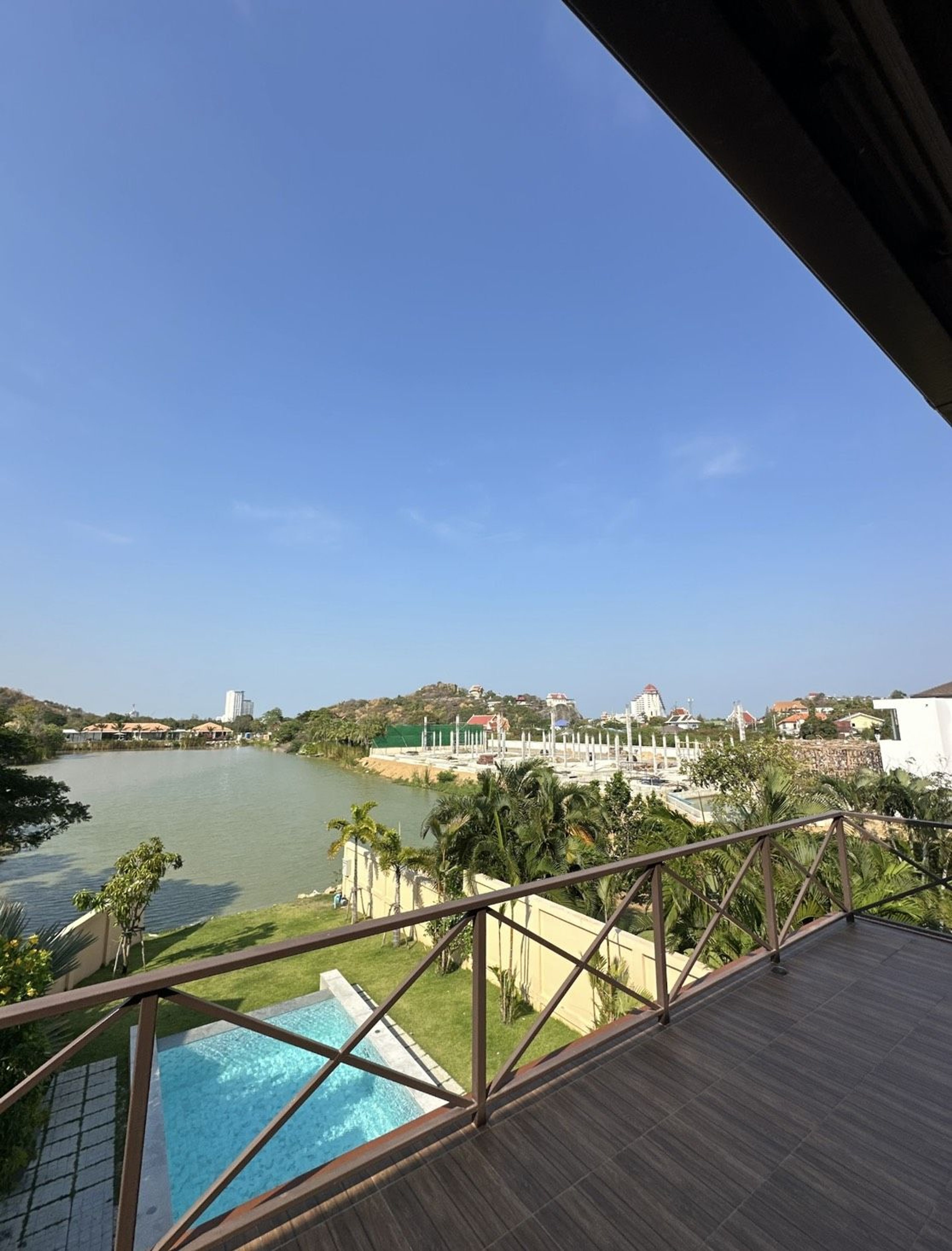 4-Bedroom Lake View Pool Villa thumbnail 2