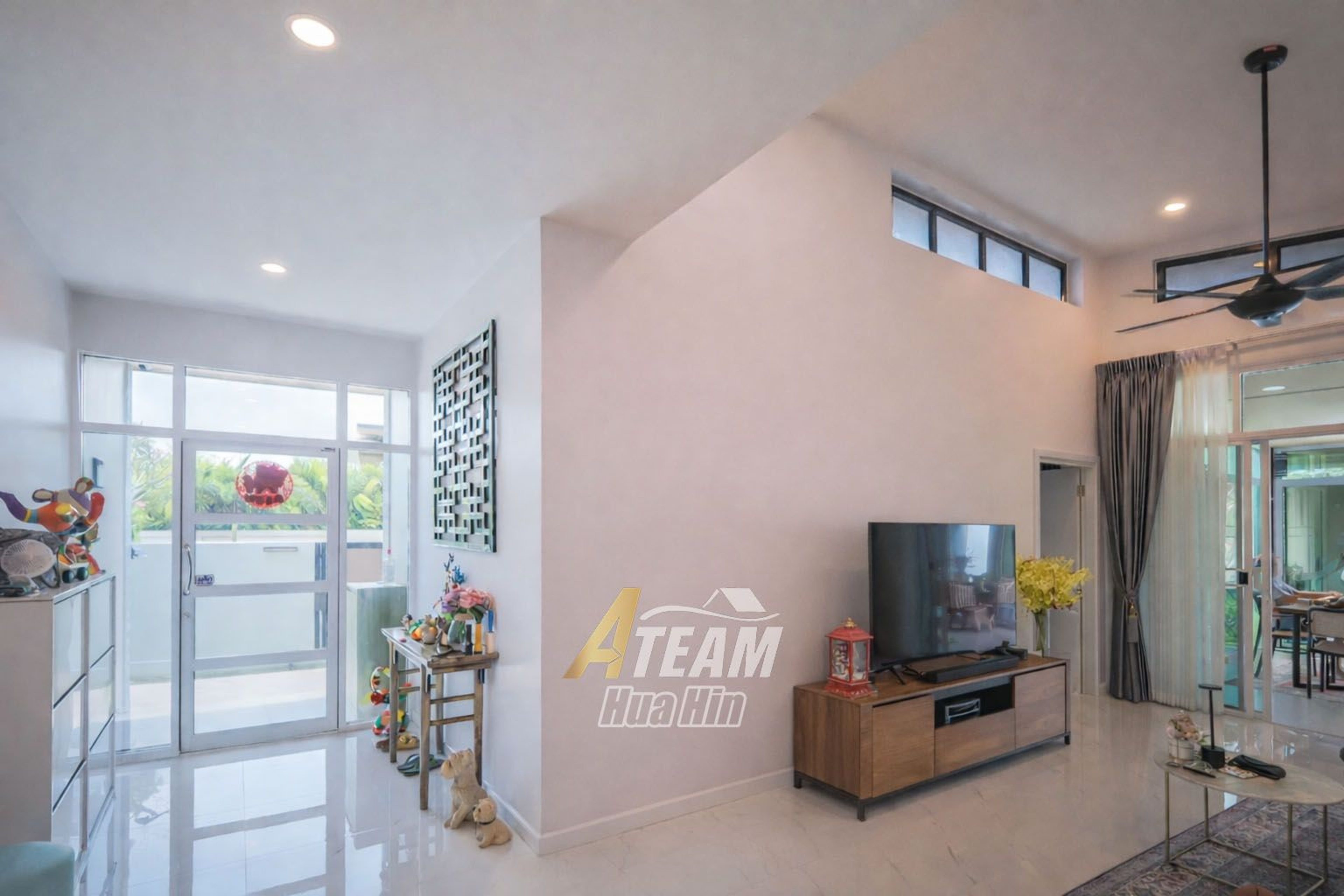 Modern 3-Bedroom Pool Villa in Hin Lek Fai thumbnail 10
