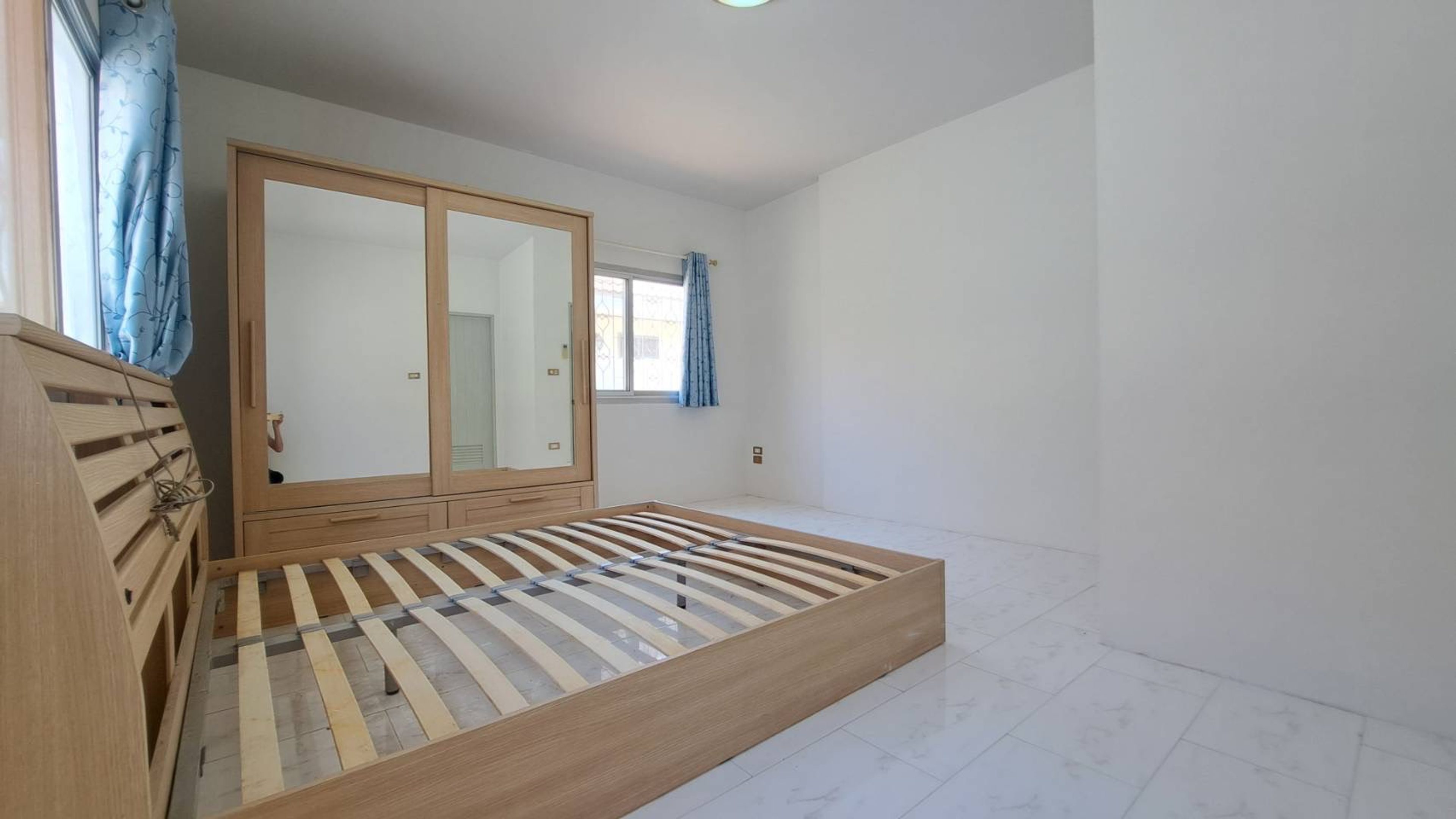 Spacious 3-Bedroom House for Sale in Hua Hin Soi 2 thumbnail 13