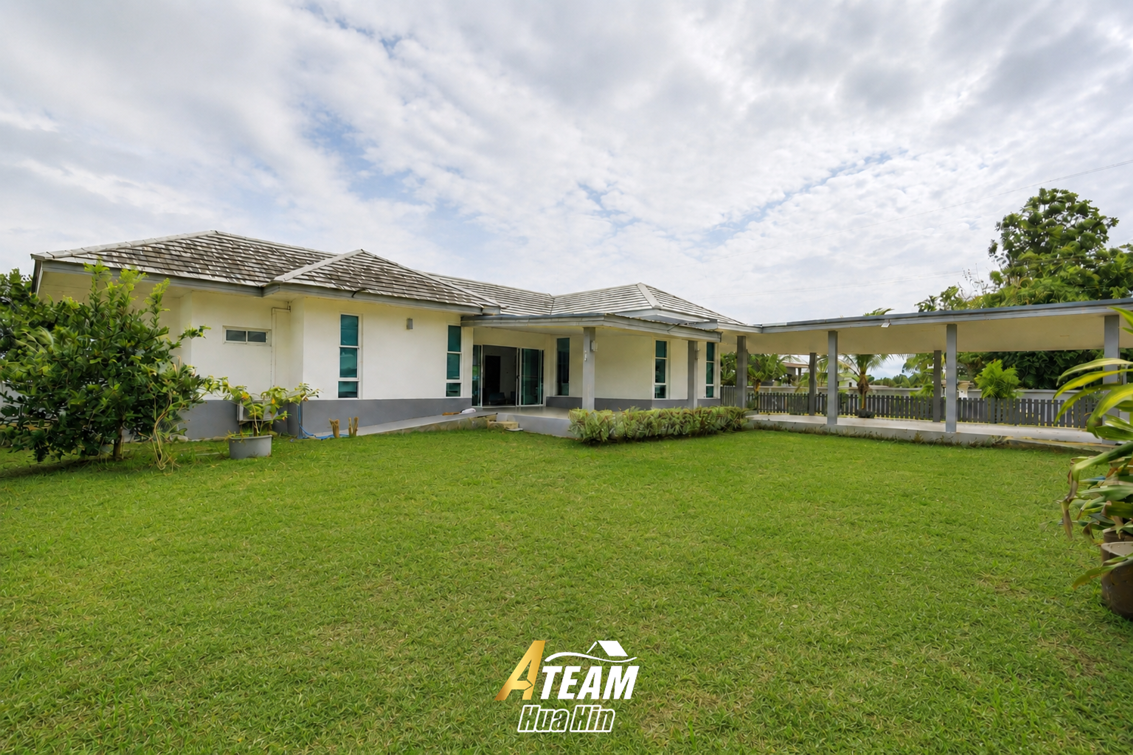 For sale House 3-Bedroom in Black Mountain. thumbnail 2