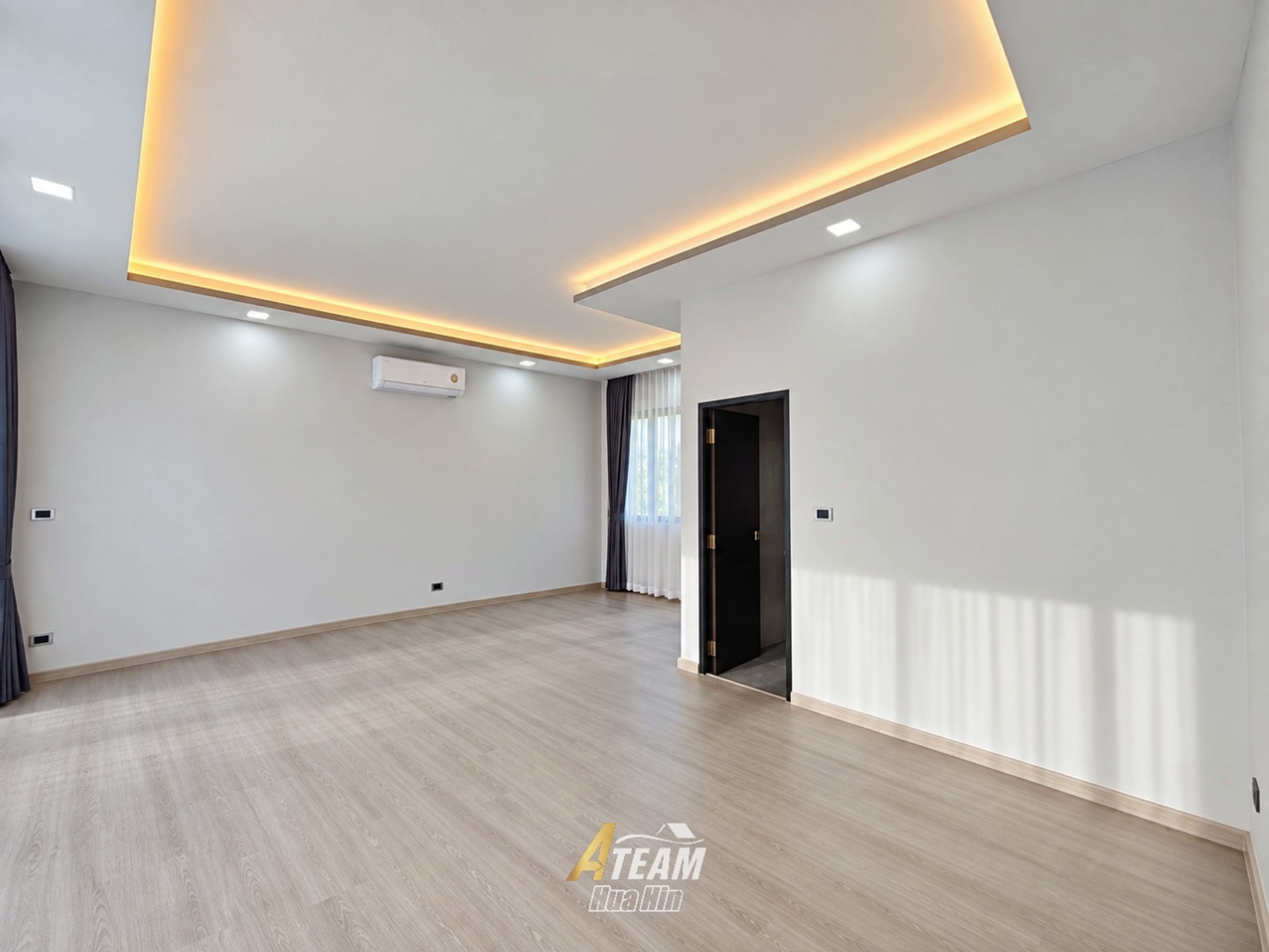 Exceptional Contemporary 4 Bedroom Villa in Nong Khon thumbnail 13
