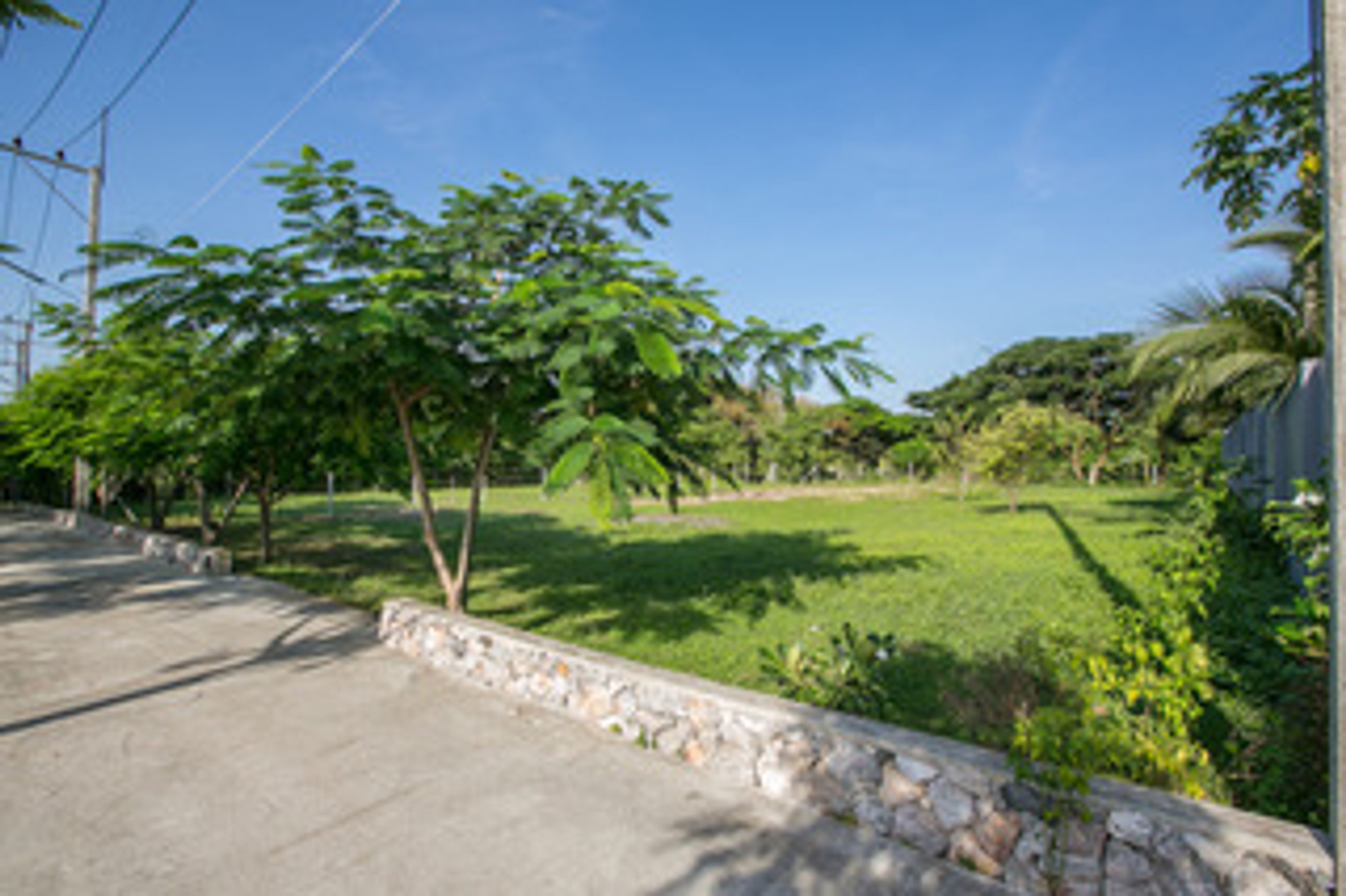 Land for Sale 1km from Black Mountain Golf Course. thumbnail 4