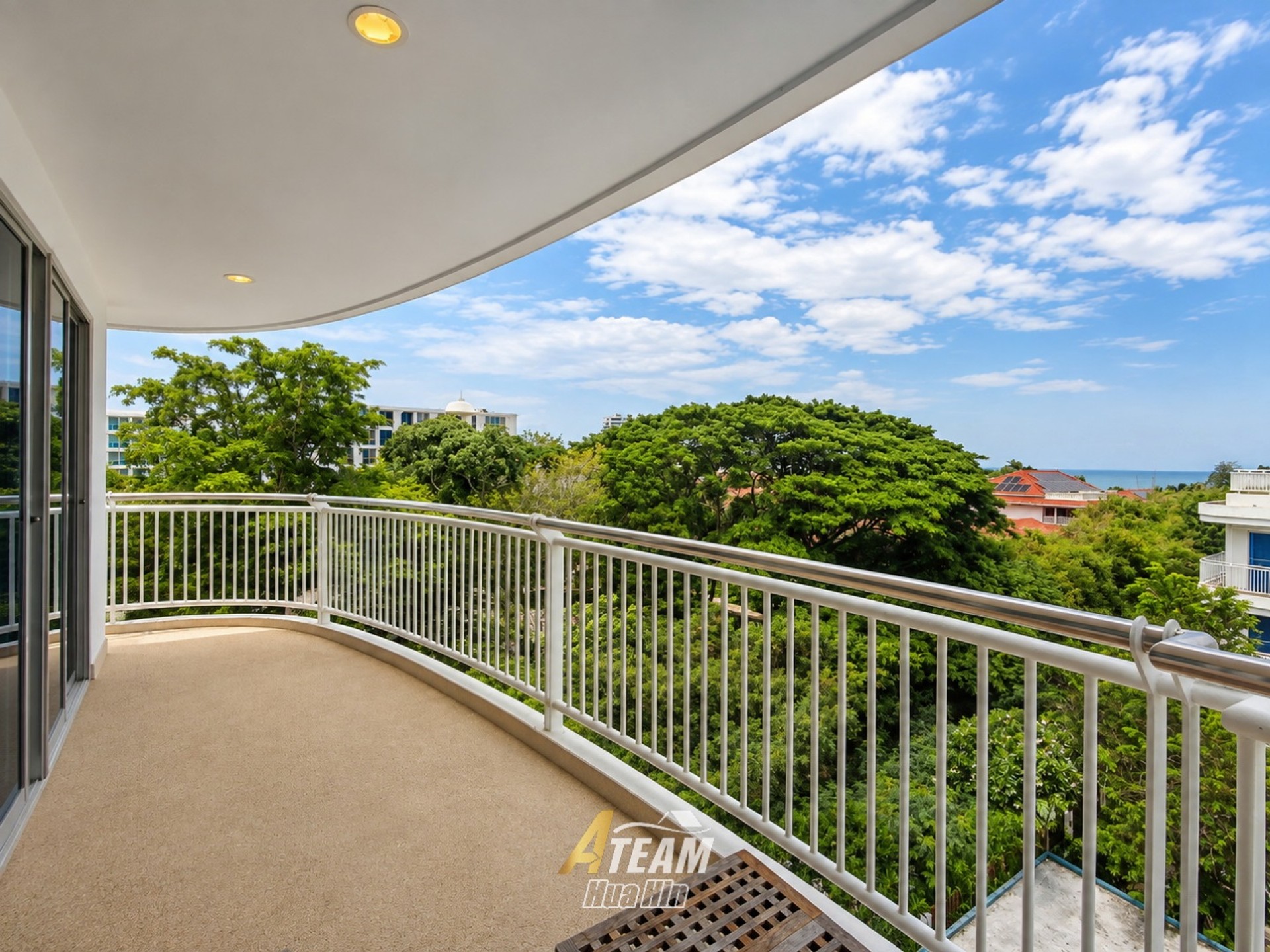 Beachfront Condo 3 Bedrooms Baan suan rim sai