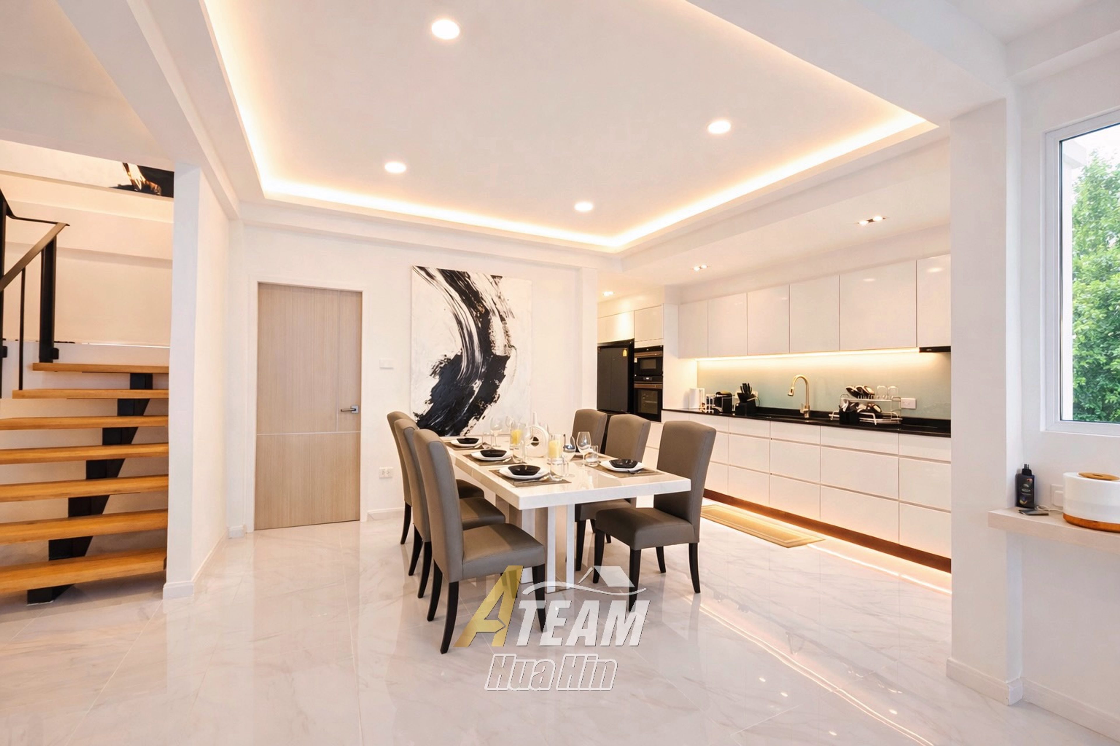 Very Rare Modern Property in the Heart of Hua Hin thumbnail 5