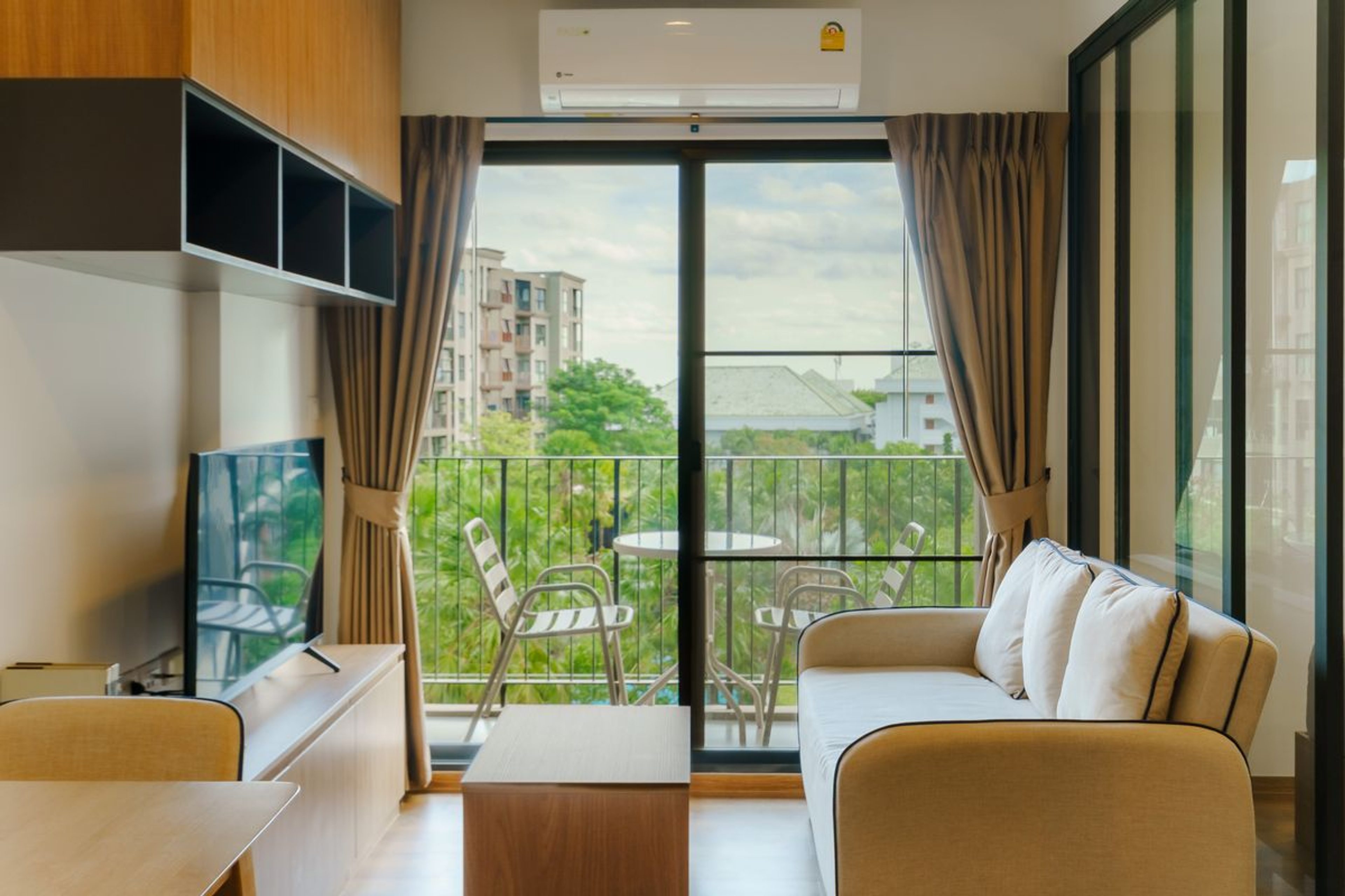 La Habana Hua Hin – Building B, 5th Floor (34 sqm, Pool View) thumbnail 13
