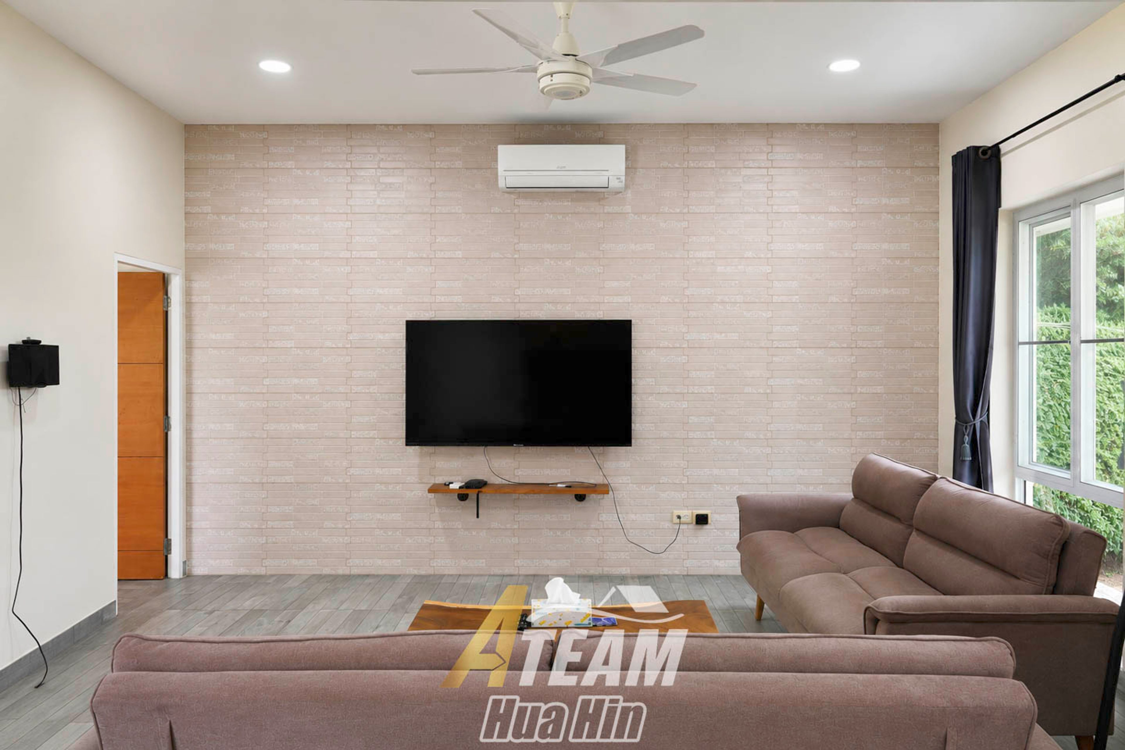 Private 3-Bedroom Pool Villa on a Large 800 Sq.m. Plot | Pak Nam Pran, Pranburi thumbnail 4