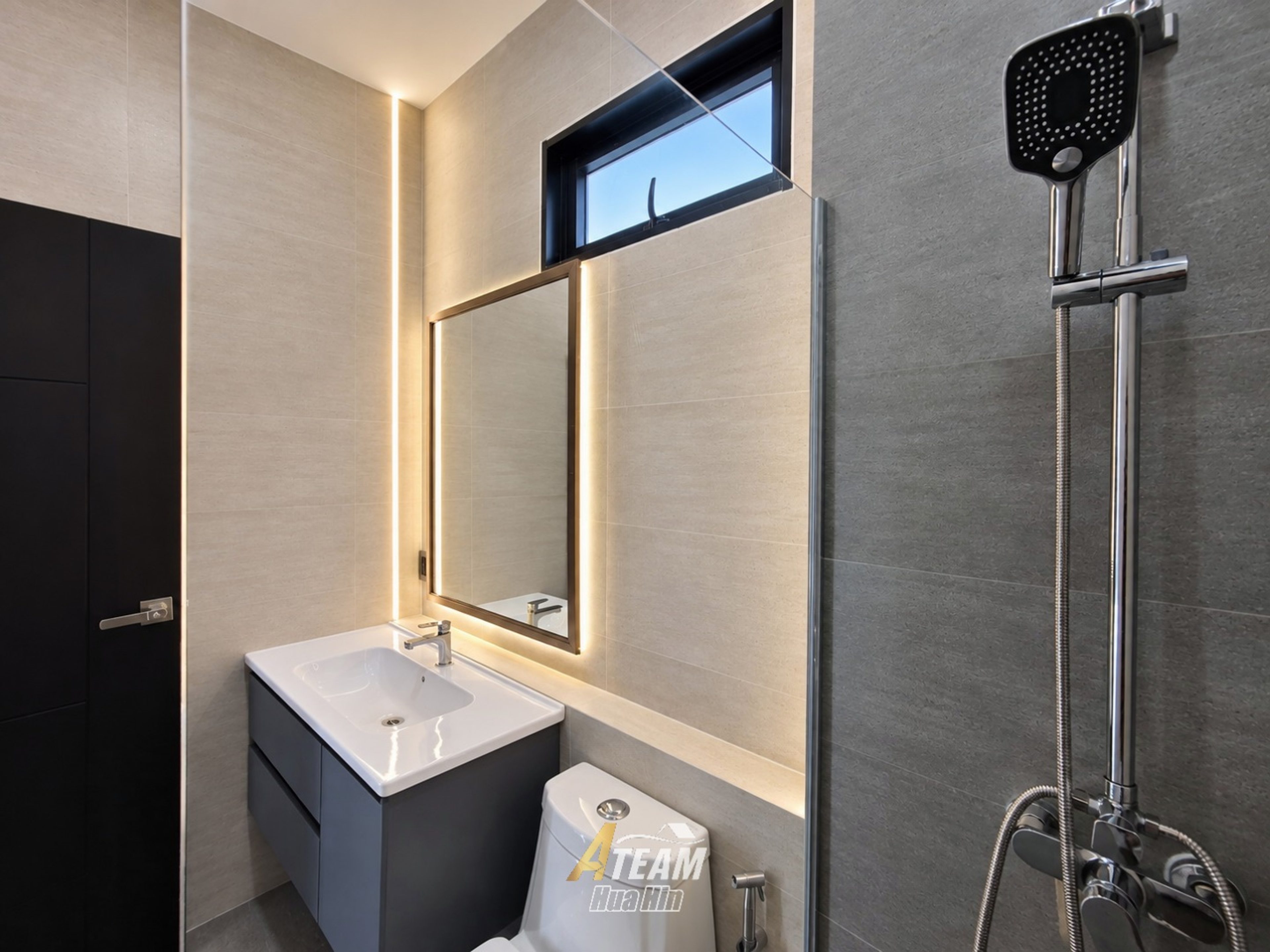 Exceptional Contemporary 4 Bedroom Villa in Nong Khon thumbnail 14