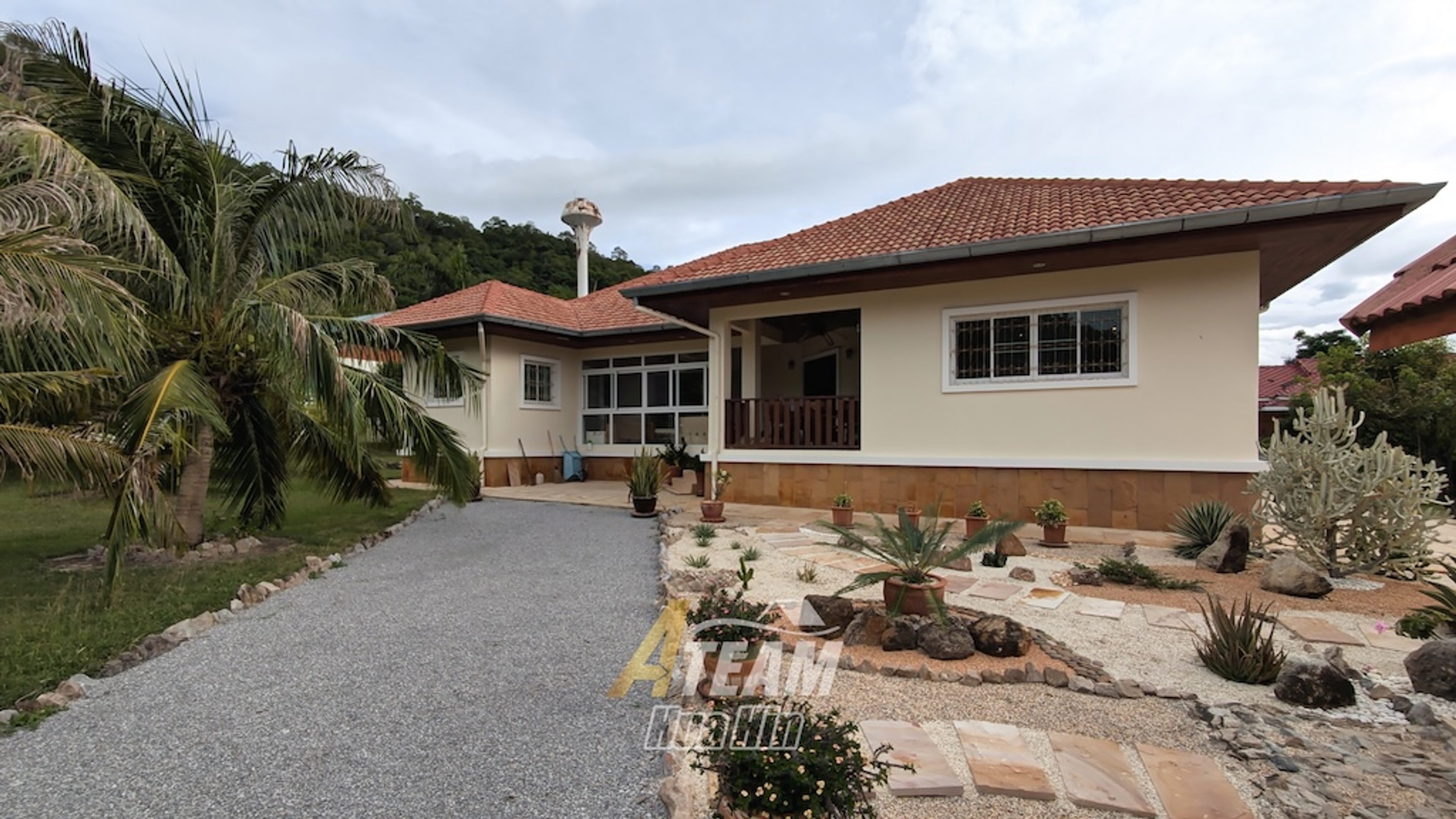 3-Bedroom Home on Large 2 Rai in Khao Tao