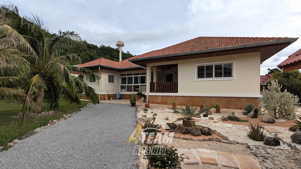 3-Bedroom Home on Large 2 Rai in Khao Tao