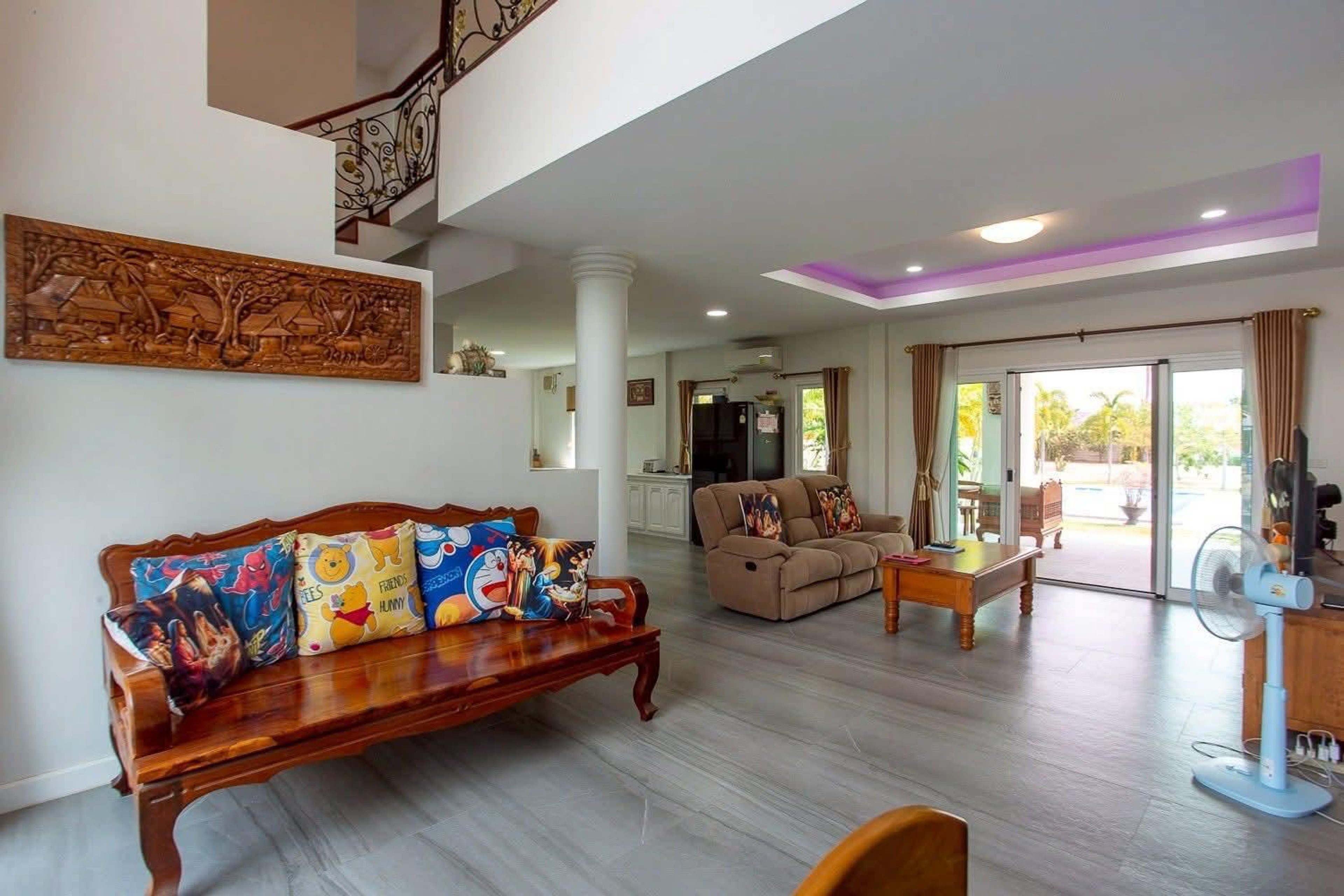 Impressive 7-Bedroom Mansion with Large Saltwater Pool in Cha-Am thumbnail 29
