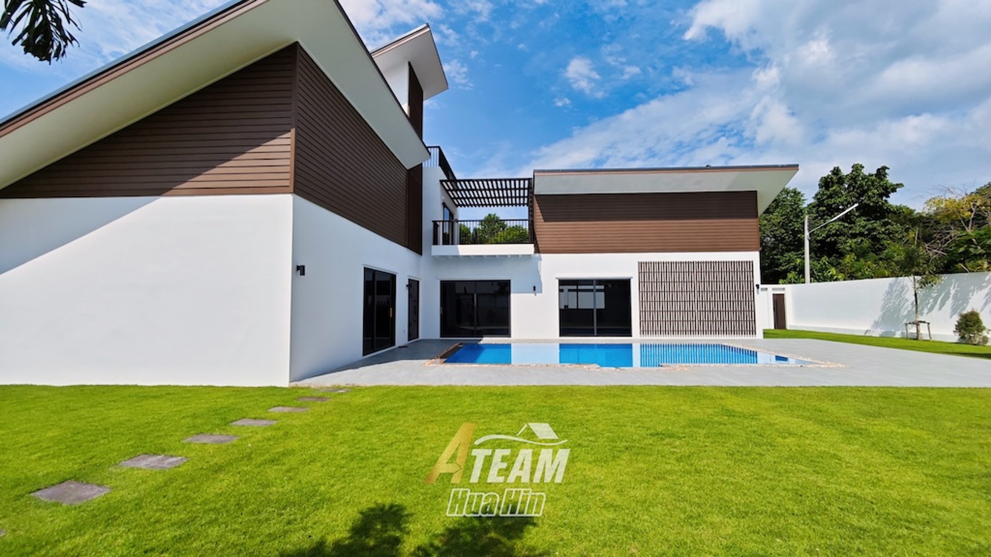 Massive 3 Bed Poolvilla close to Artist Village thumbnail 2
