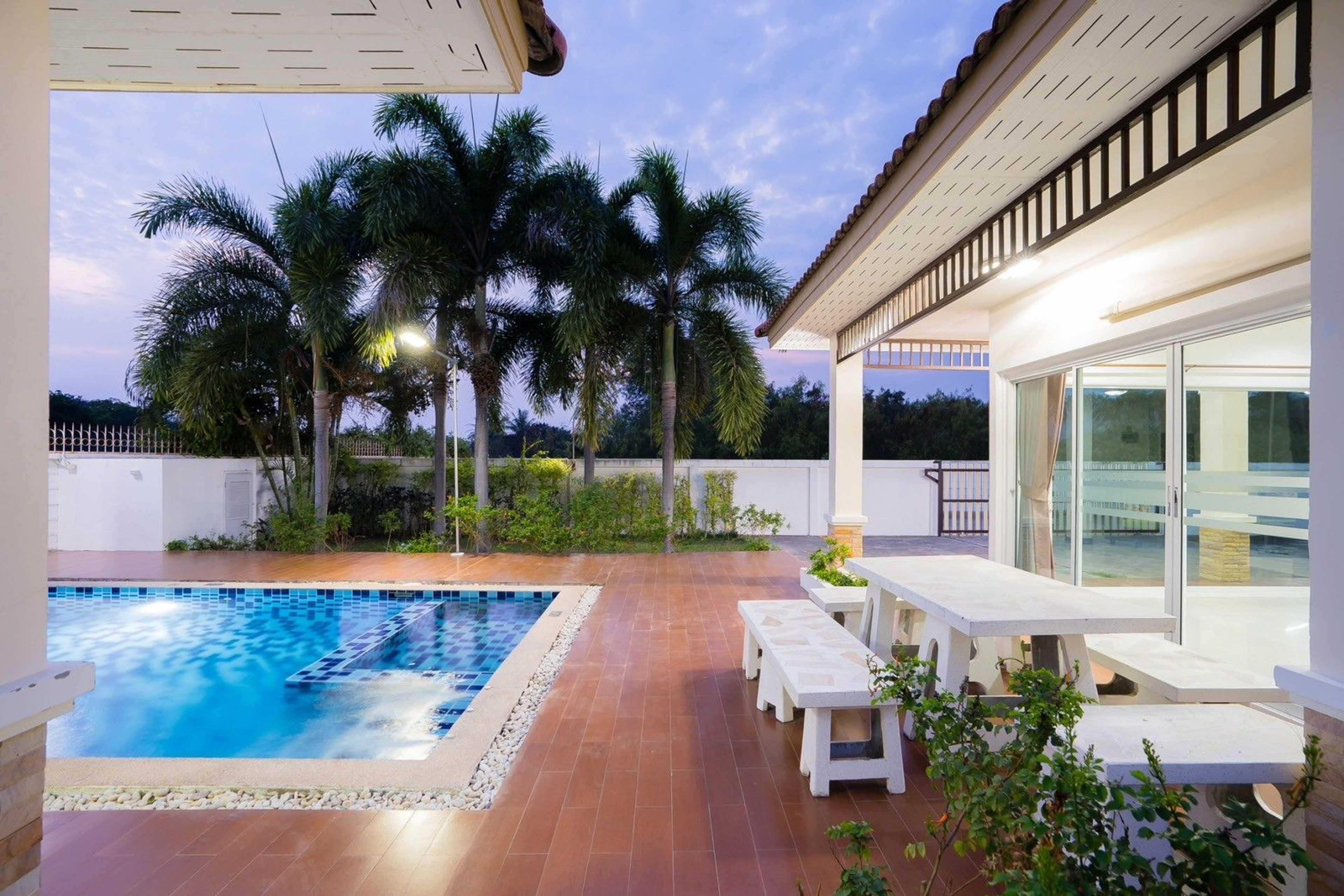 Spacious 4-Bedroom Freehold Pool Villa in Hin Lek Fai thumbnail 22