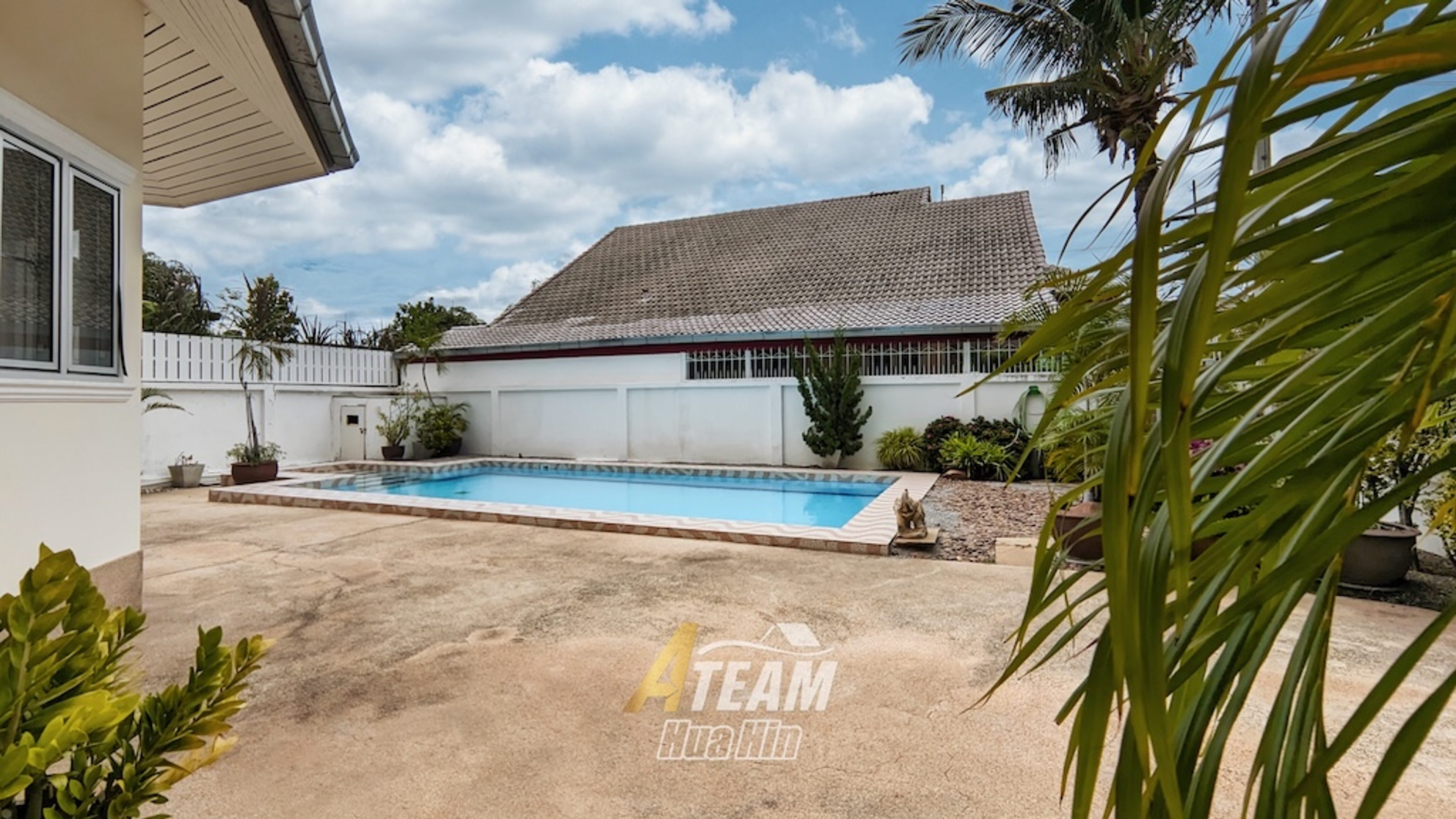Beautiful  3-Bedroom Pool Villa in Soi 102, Hua Hin thumbnail 14