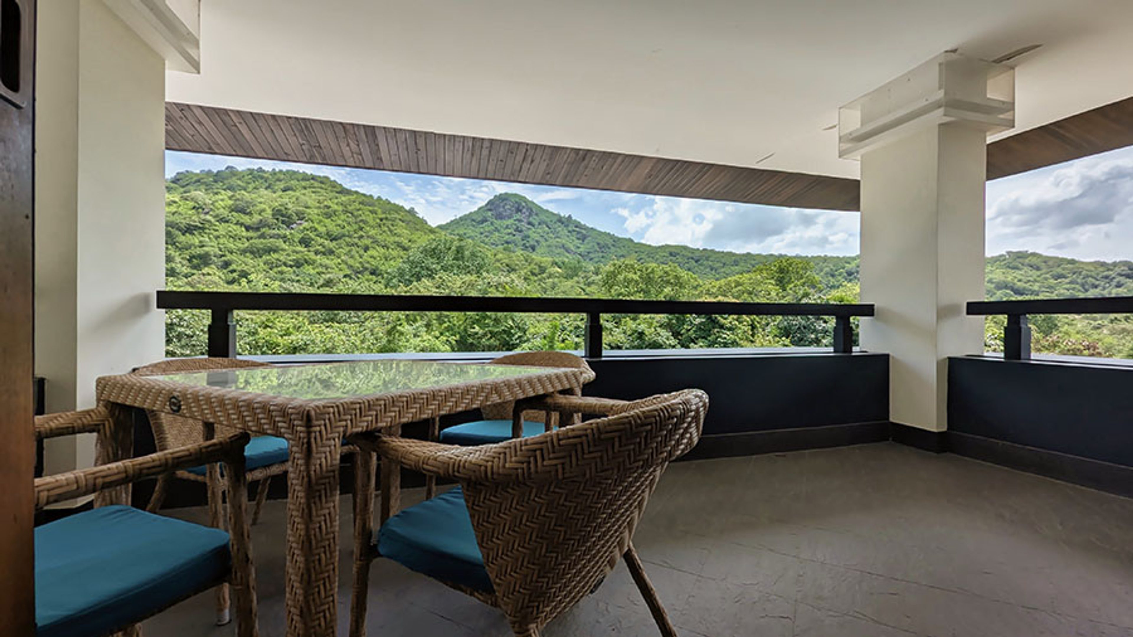 Unique 240 sqm Panoramic View Condo for Rent – Soi 116, Hua Hin thumbnail 12
